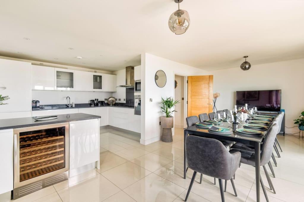 Cliff Top Heights-Beach front house near Brighton view 4