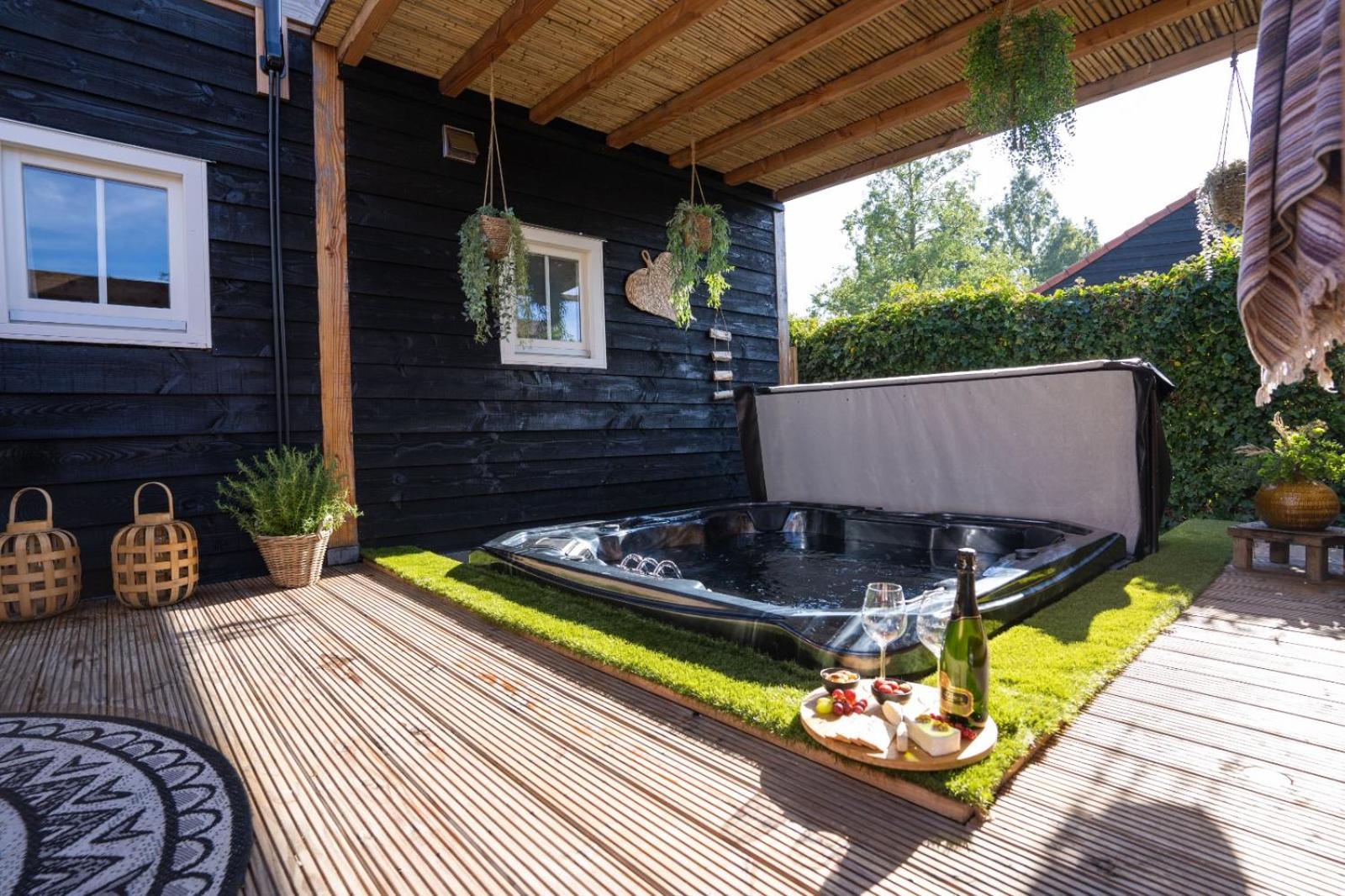 Hotel B&B The Wellness Cottage