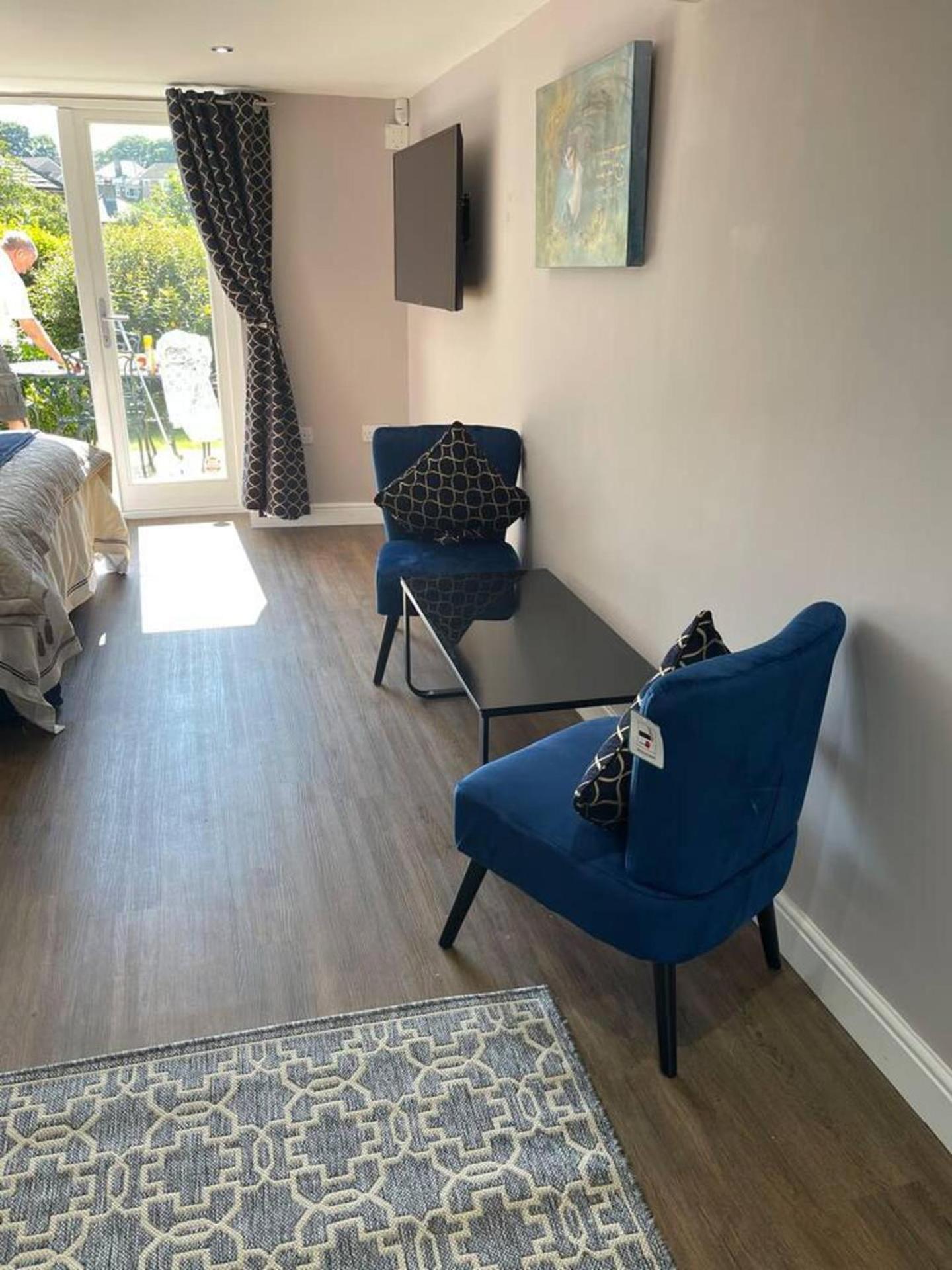 Brighouse Studio - Pet Friendly! - Free Parking view 3
