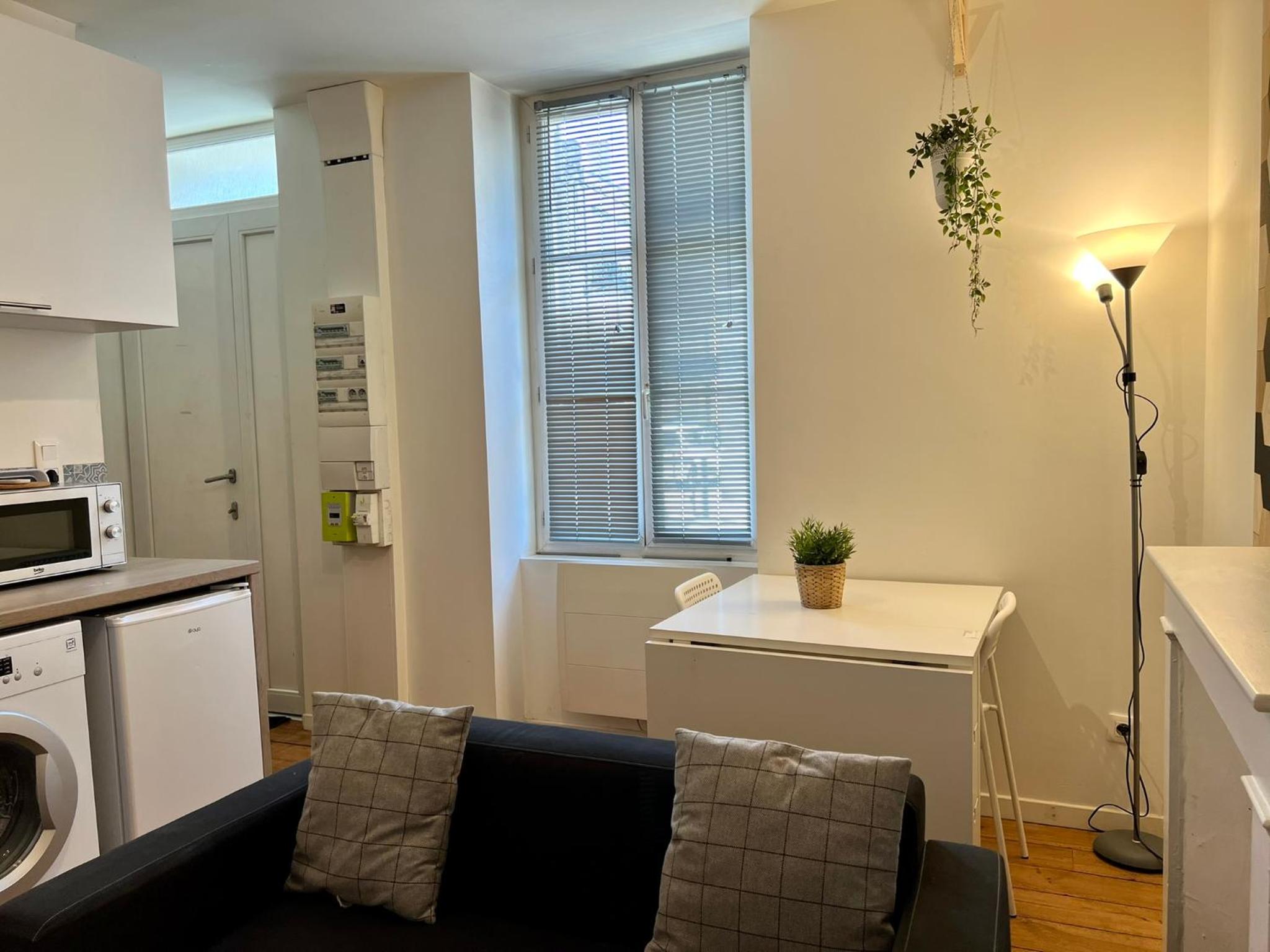 LE VICTOR HUGO - Wifi - Centre ville - PROPERTY RENTAL NM, photo 2