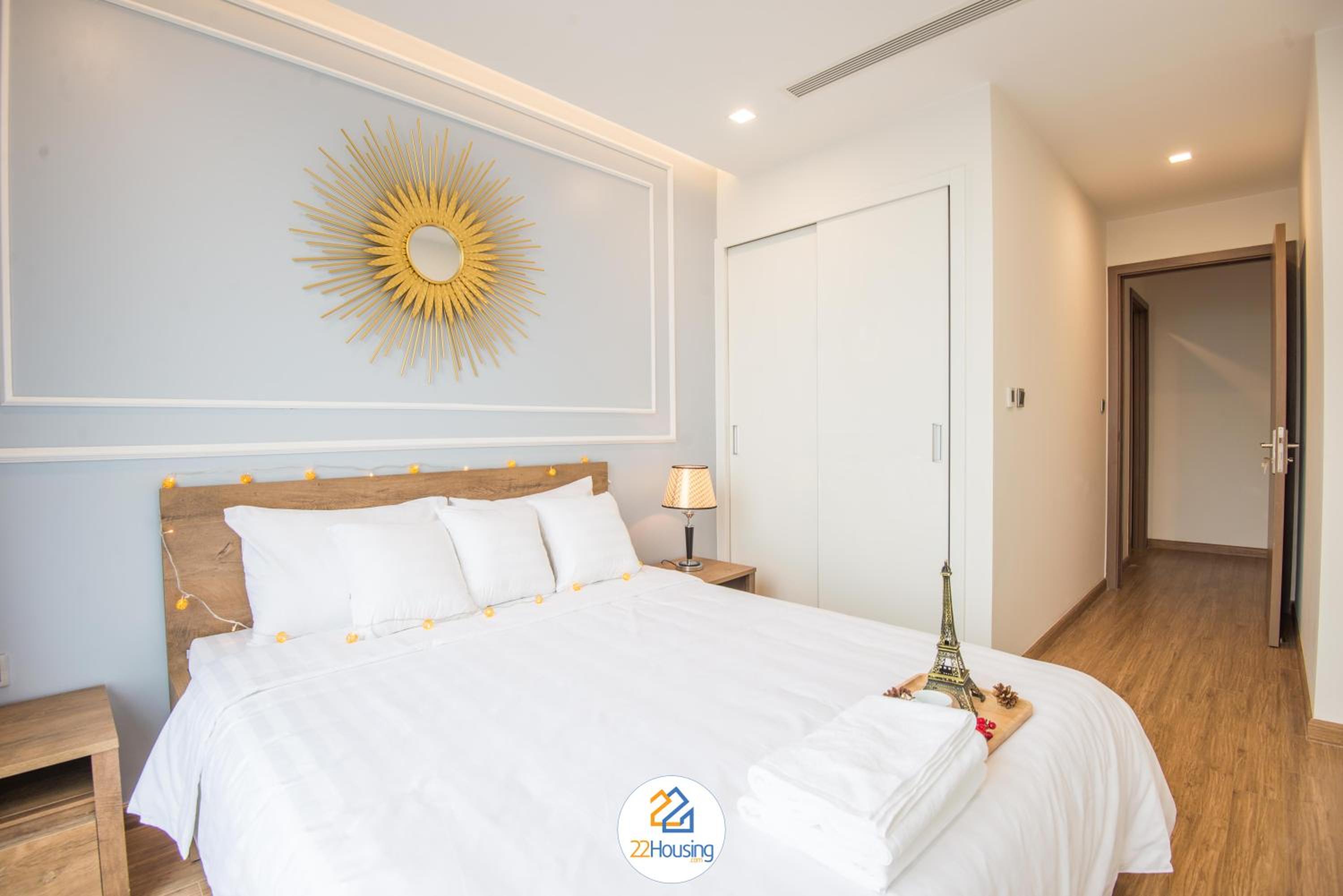 Sunny Vinhome Metropolis Apartment
