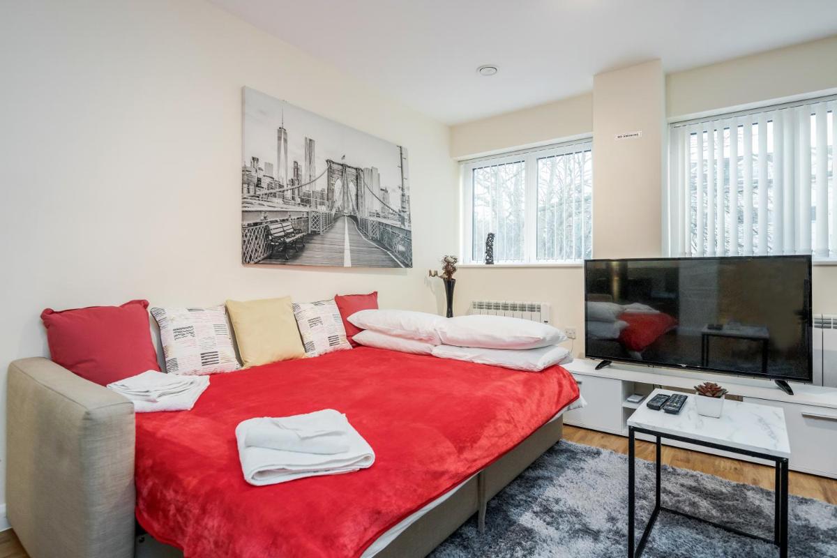 Watford Vacations - MPL Apartments - Queens Broadway F4 - Property Image 29