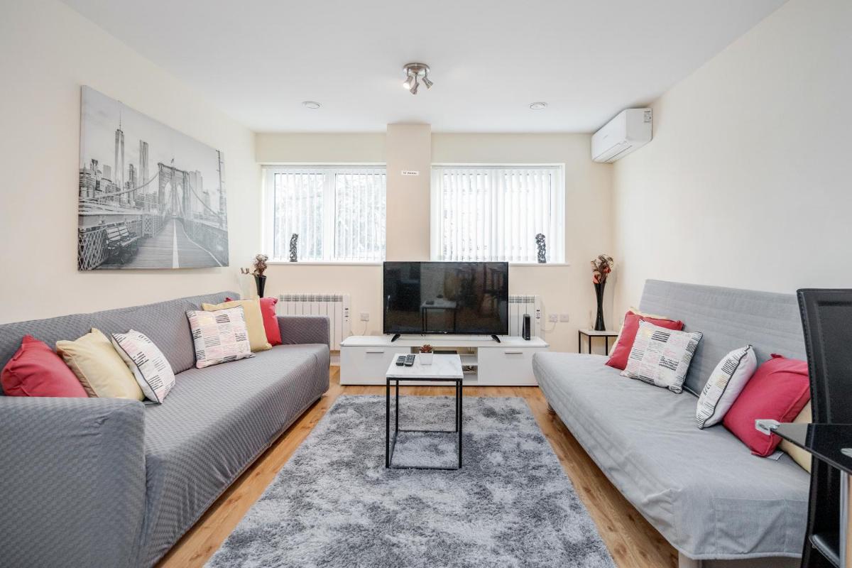 Watford Vacations - MPL Apartments - Queens Broadway F4 - Property Image 22