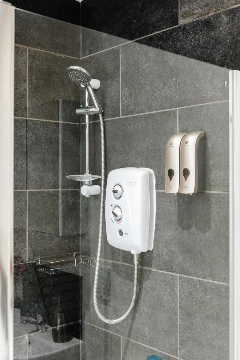 Watford Vacations - MPL Apartments - Queens Broadway F4 - Property Image 16