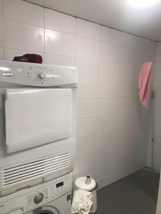 Valoisa avara yksiö loistavalla sijannilla view 5