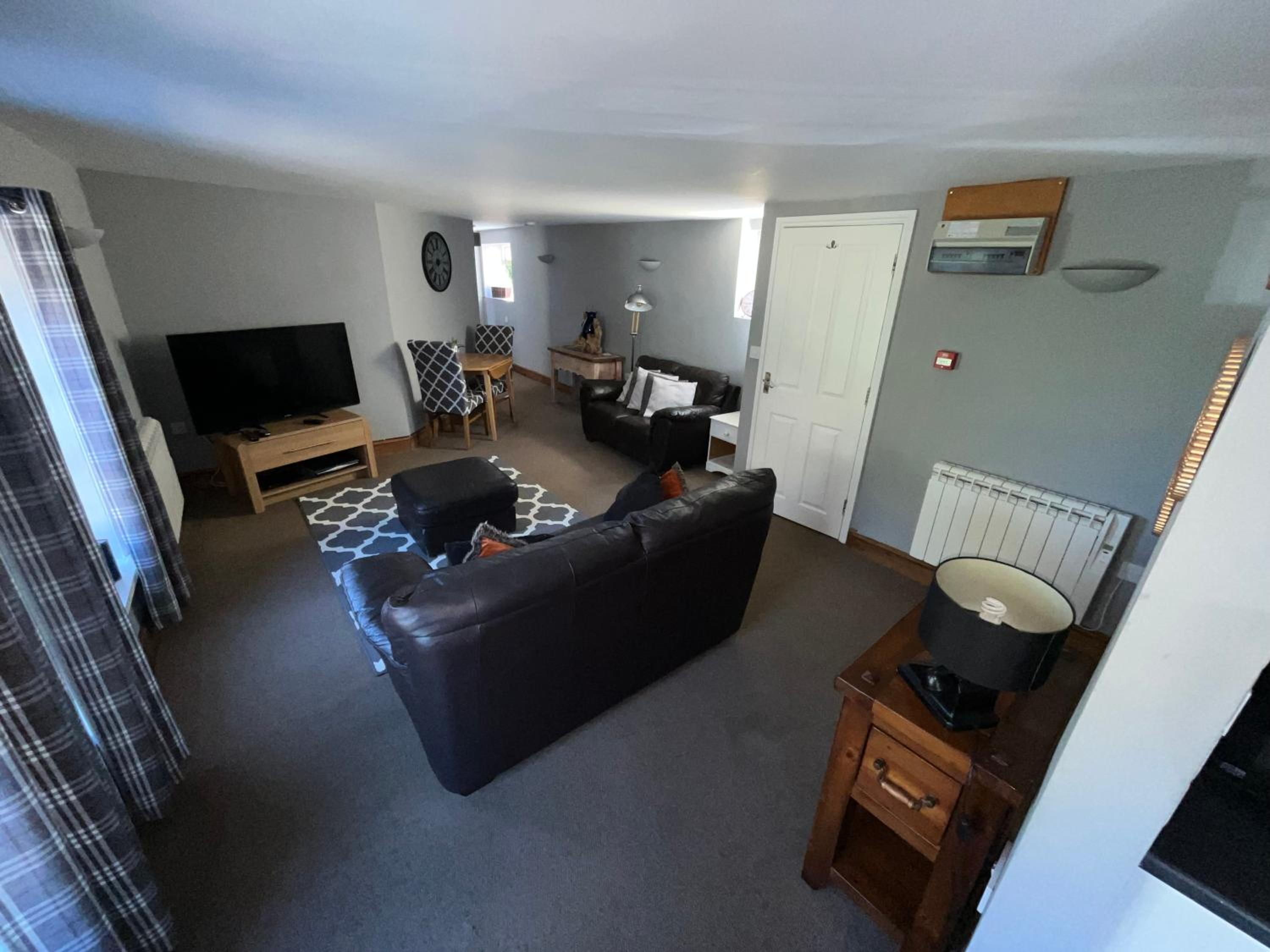 Stylish Historic Apartment - Sleeps 3 & Parking view 2