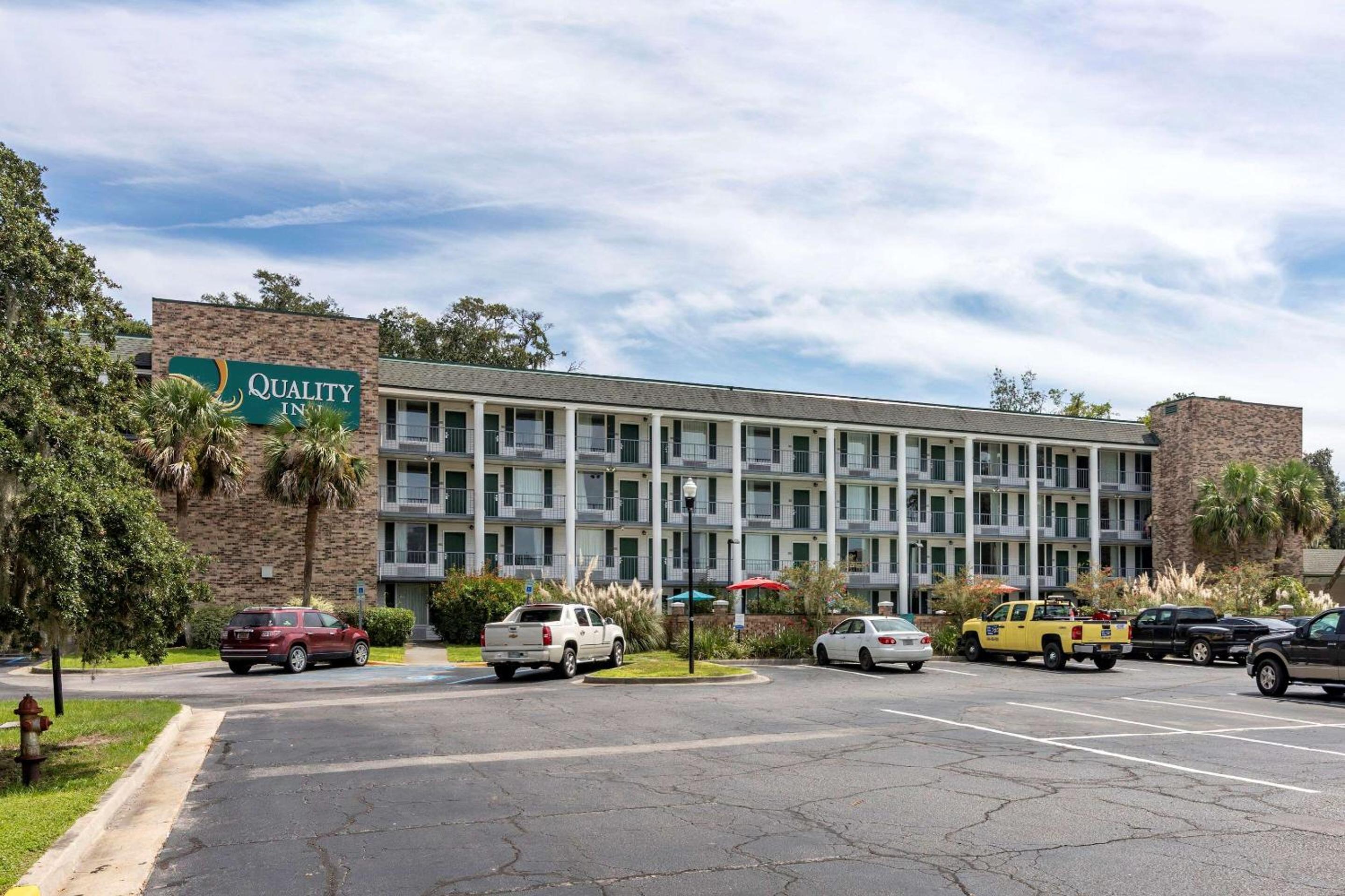 Hotel Quality Inn at Town Center