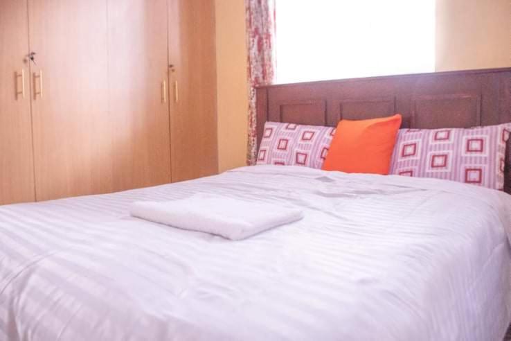Zoe Homes 1br and 2br Cottage own compound -Kericho town near Green Square mall view 2