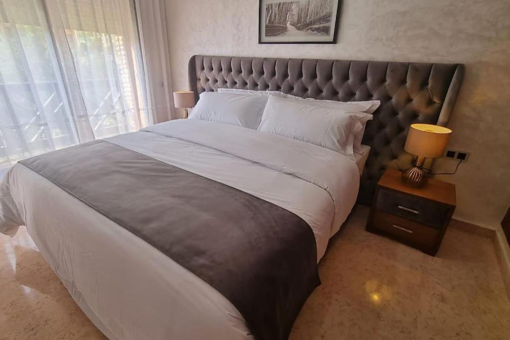 Only for families Nest in Marrakech - 2 Bedrooms with Pool view 2