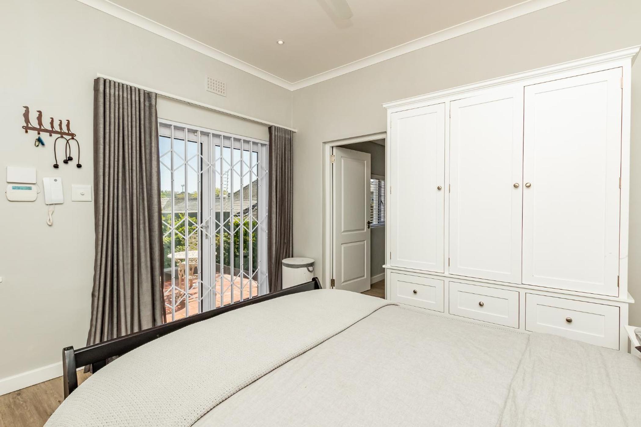 Spacious Guest Apartment in Rondebosch view 3