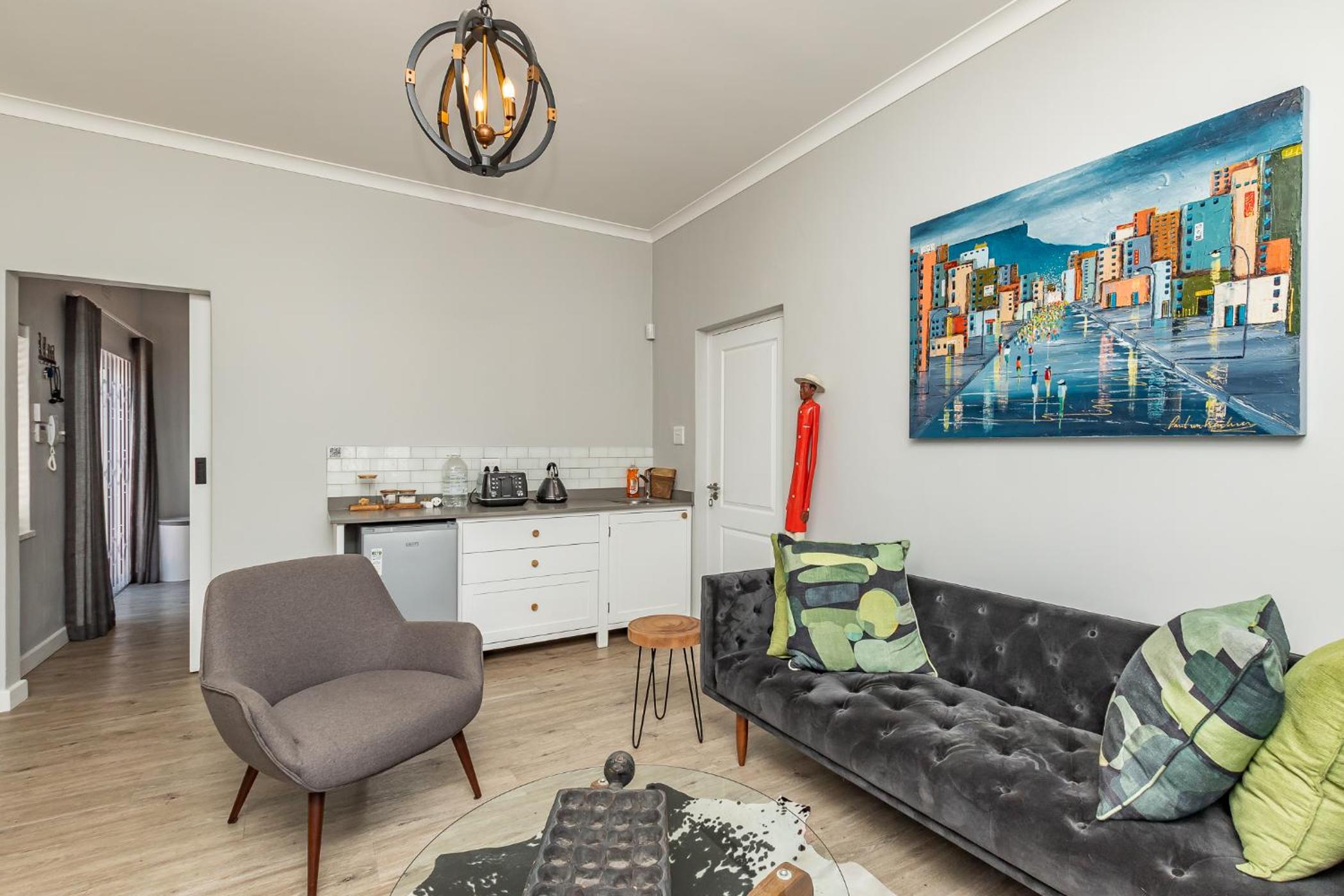 Spacious Guest Apartment in Rondebosch view 4