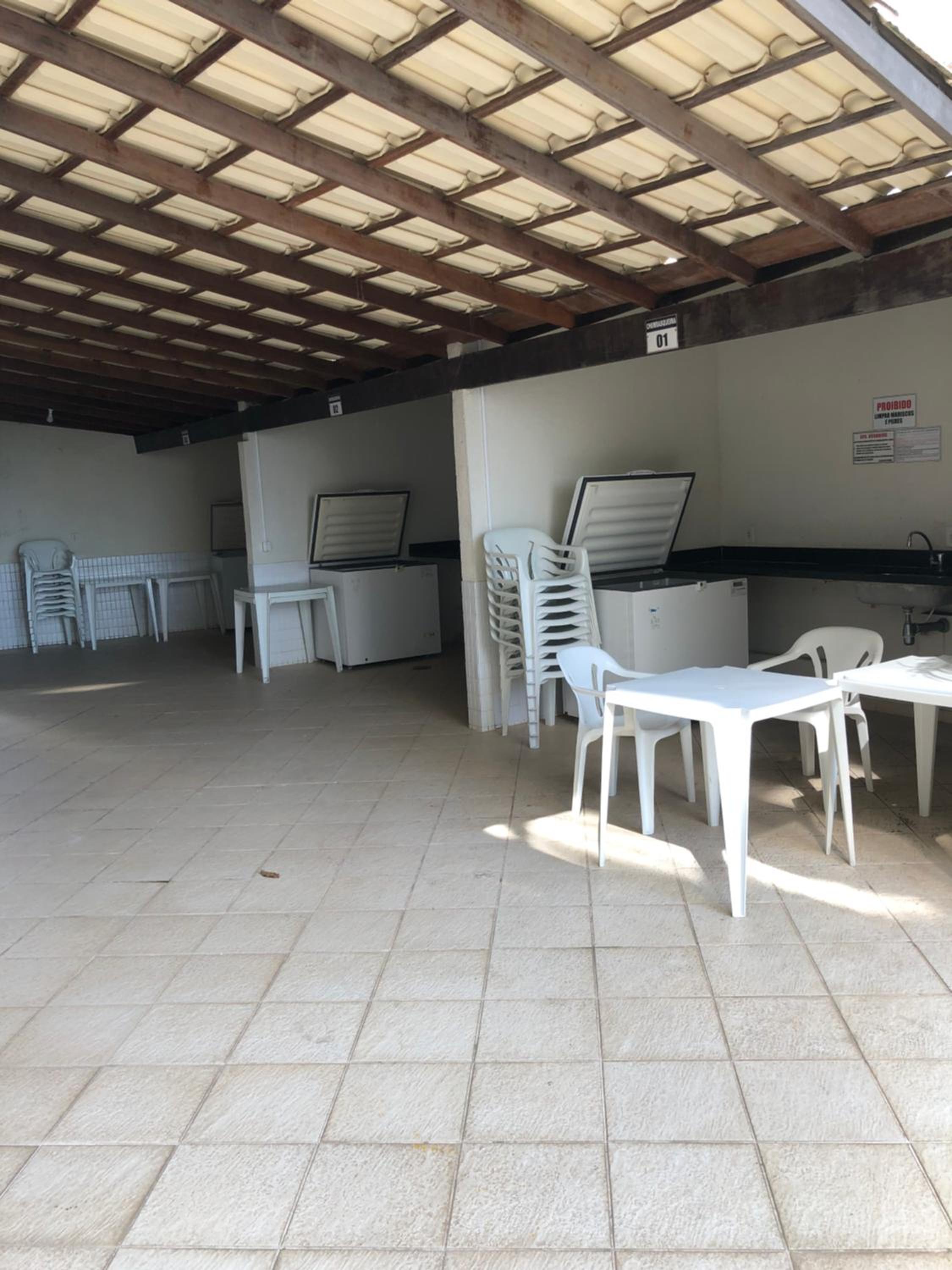 Apartamento peracanga com vista para o mar