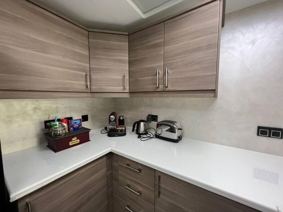 BEAUTIFUL AND COZY 2 BR APARTMENT IN THE HEART OF DOWNTOWN