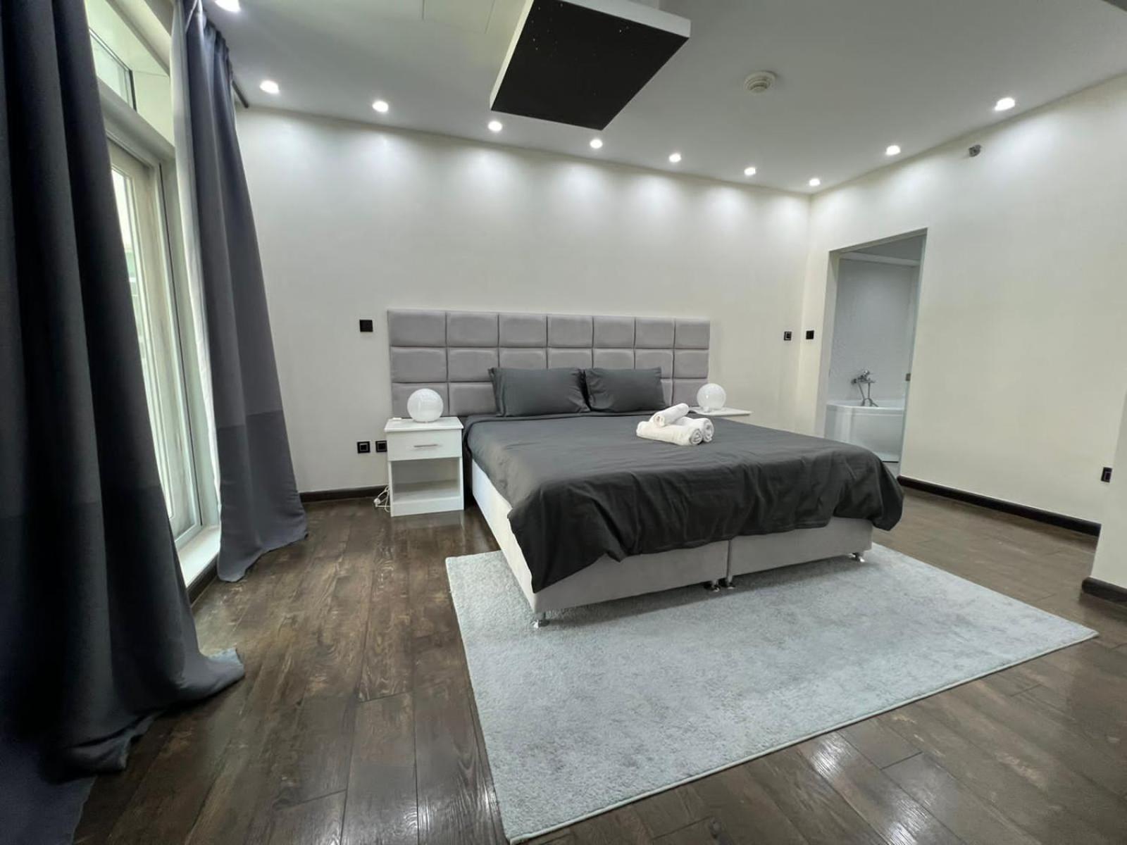 BEAUTIFUL AND COZY 2 BR APARTMENT IN THE HEART OF DOWNTOWN