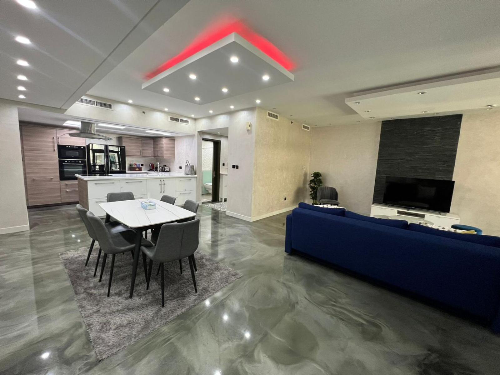 Hotel BEAUTIFUL AND COZY 2 BR APARTMENT IN THE HEART OF DOWNTOWN - Image 1