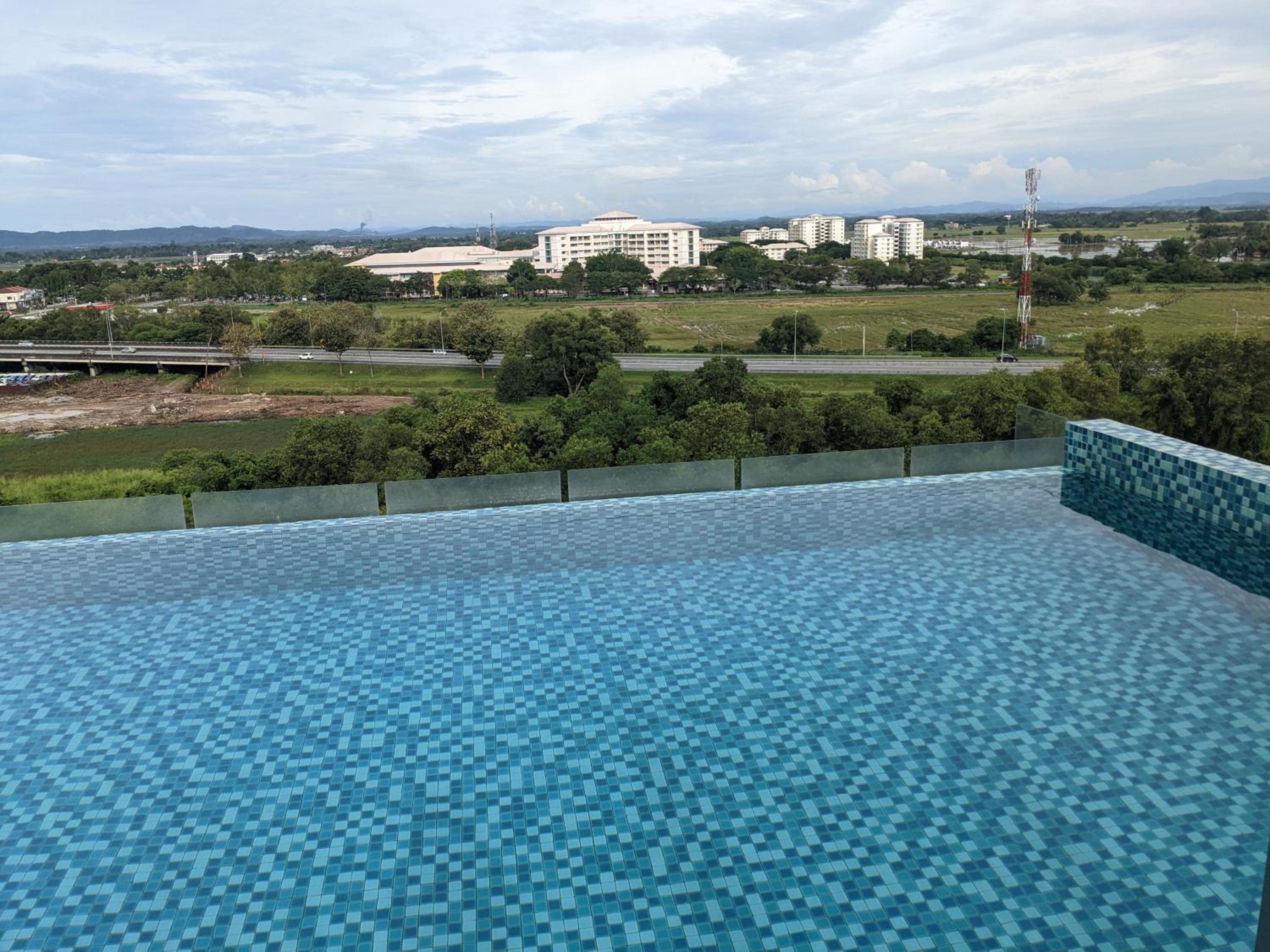 Alor Setar Imperio by IM Staycation 3bedroom & Rooftop Pool photo 8