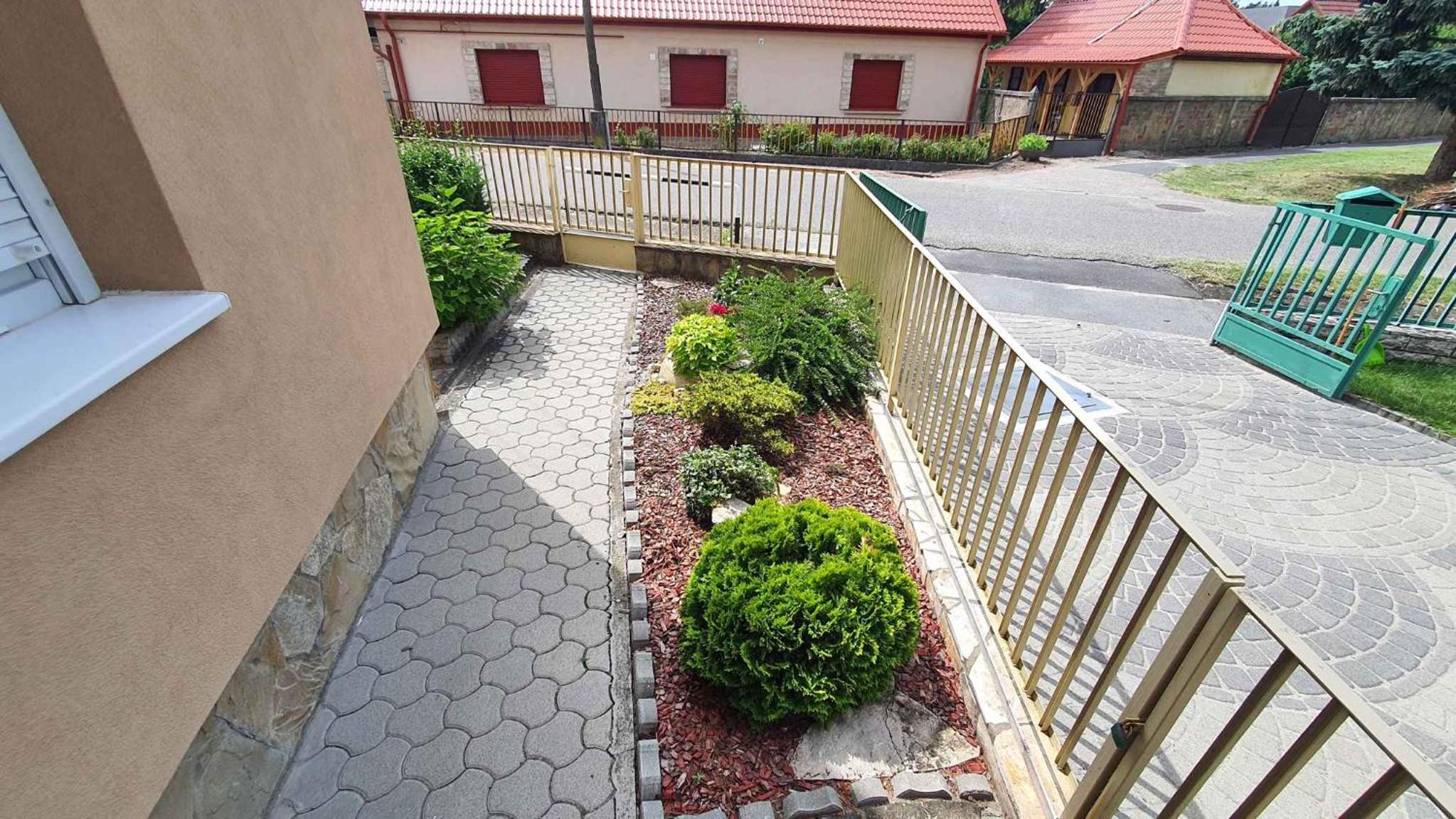 Photo 13