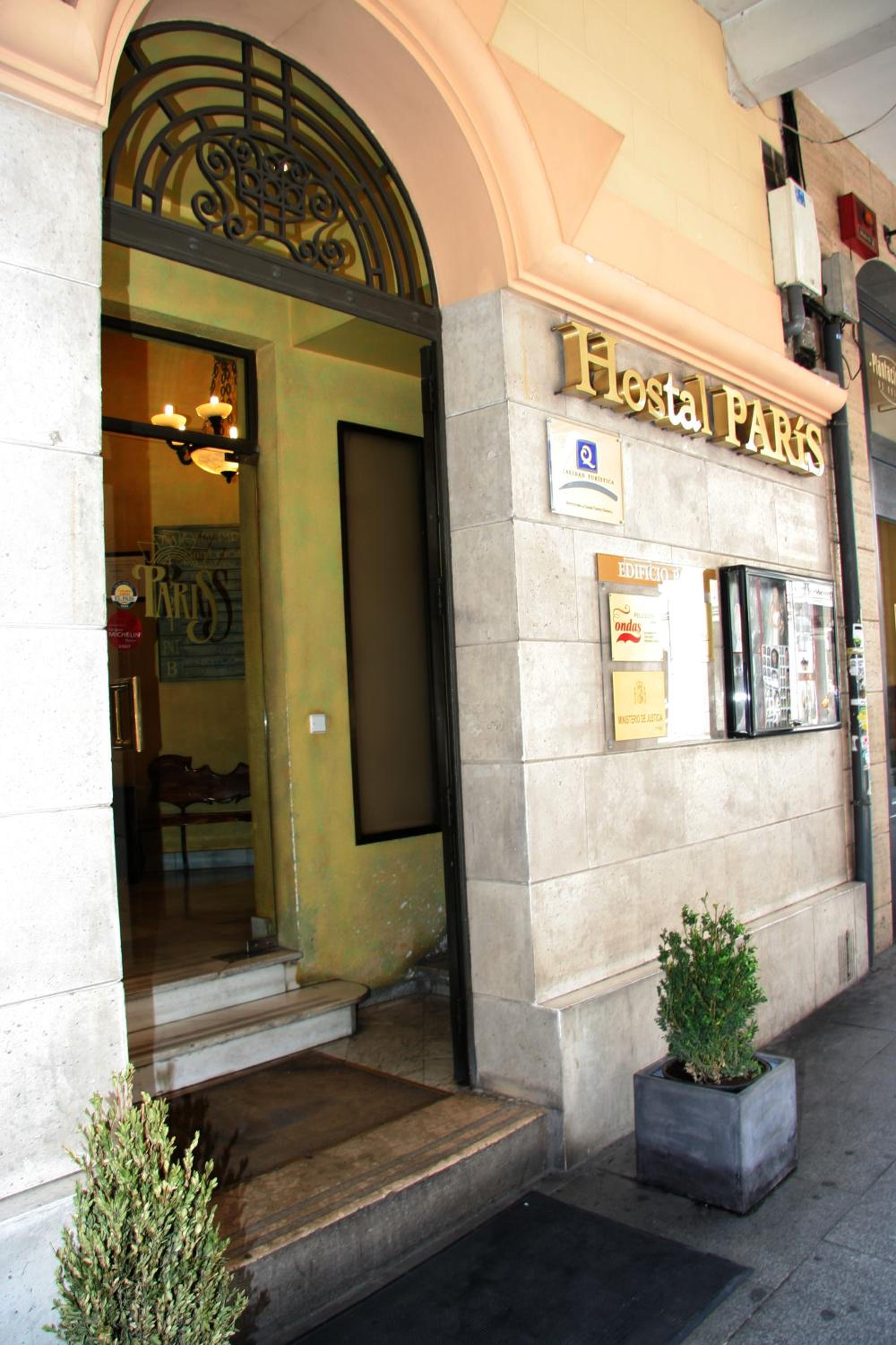 Hostal Paris