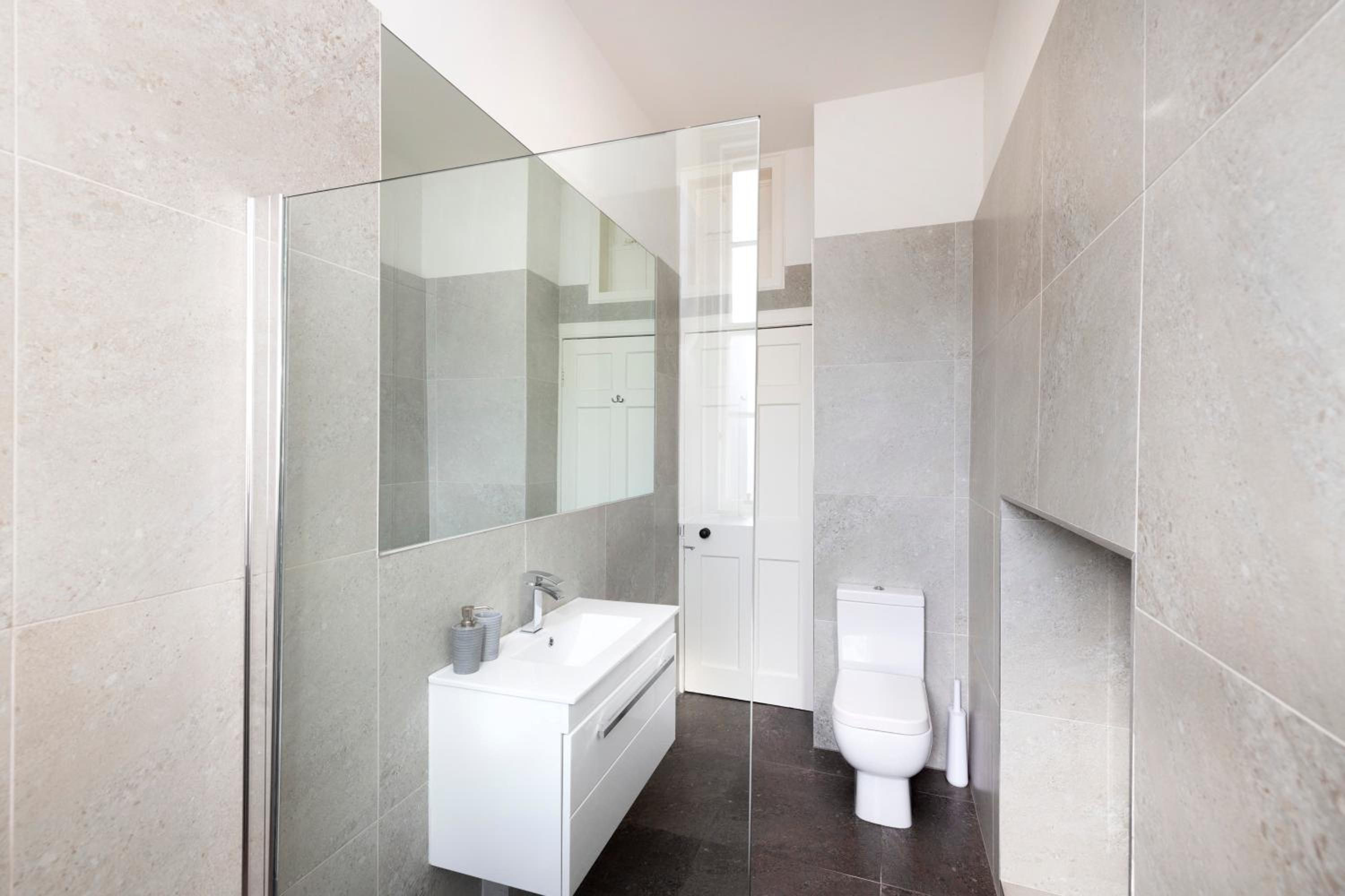 JOIVY Contemporary Flat in the New Town