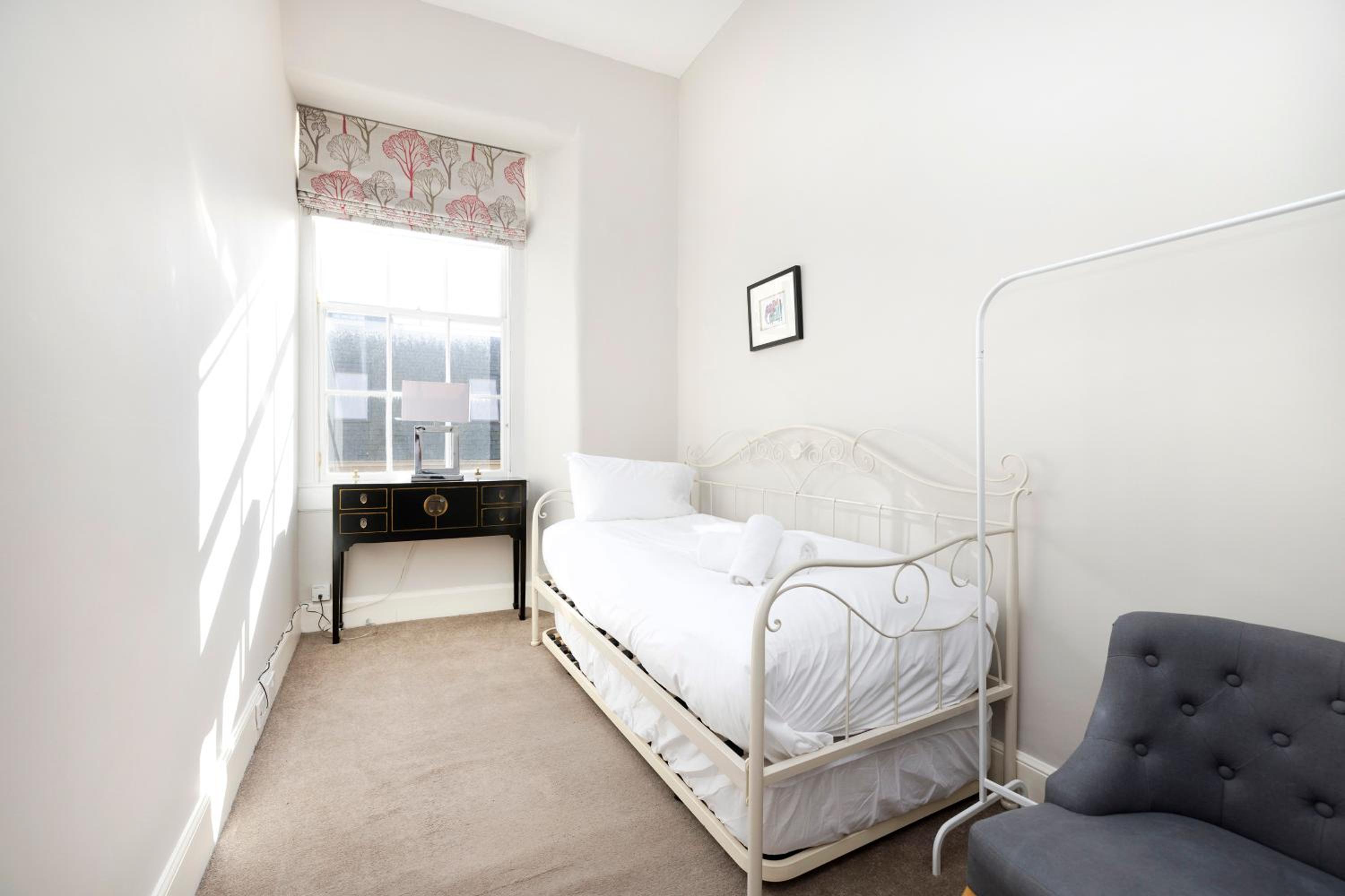 JOIVY Contemporary Flat in the New Town