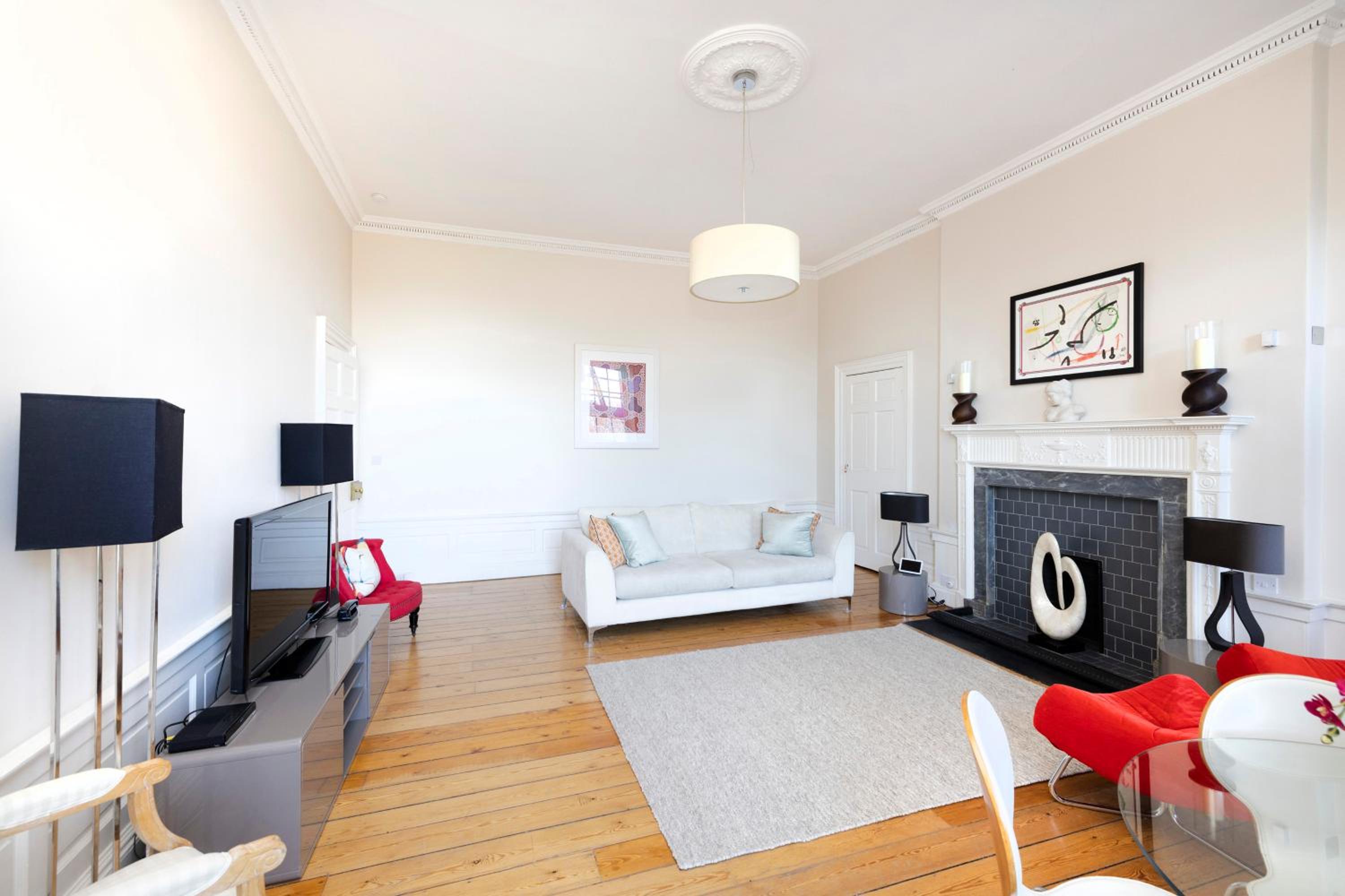 JOIVY Contemporary Flat in the New Town