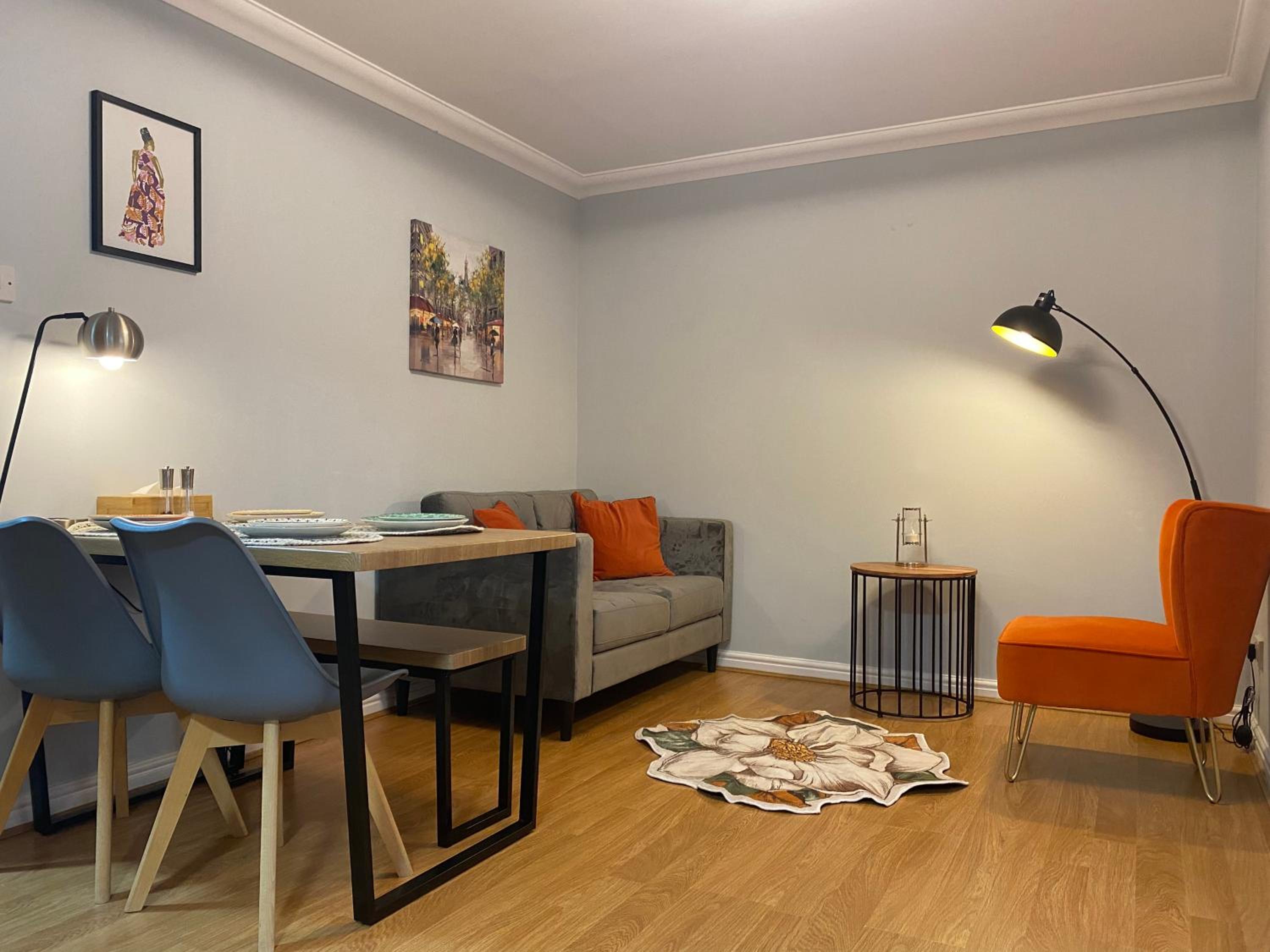 Private Main Door Lovely 2 bedroom apartment view 5
