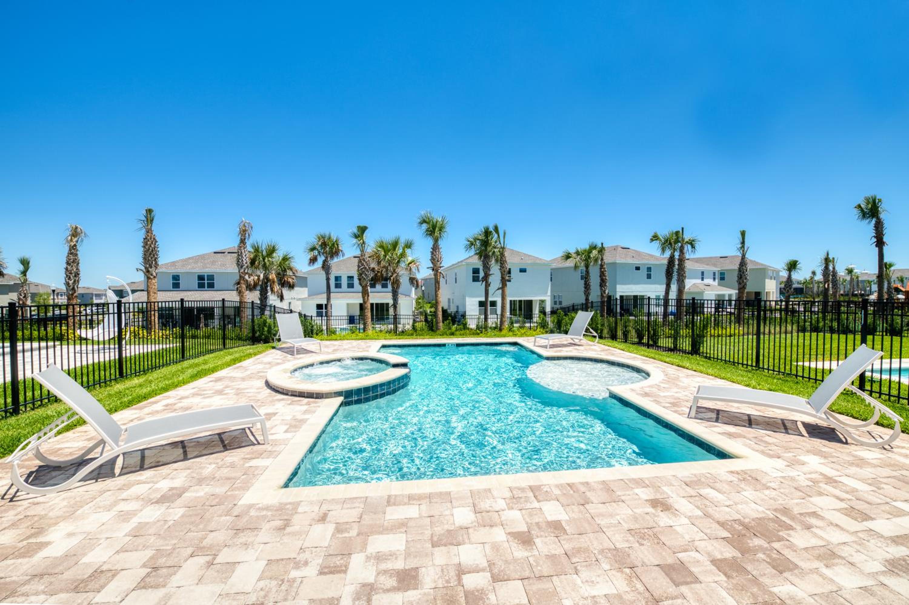 Encore Resort and Water Park at Reunion by Rentyl