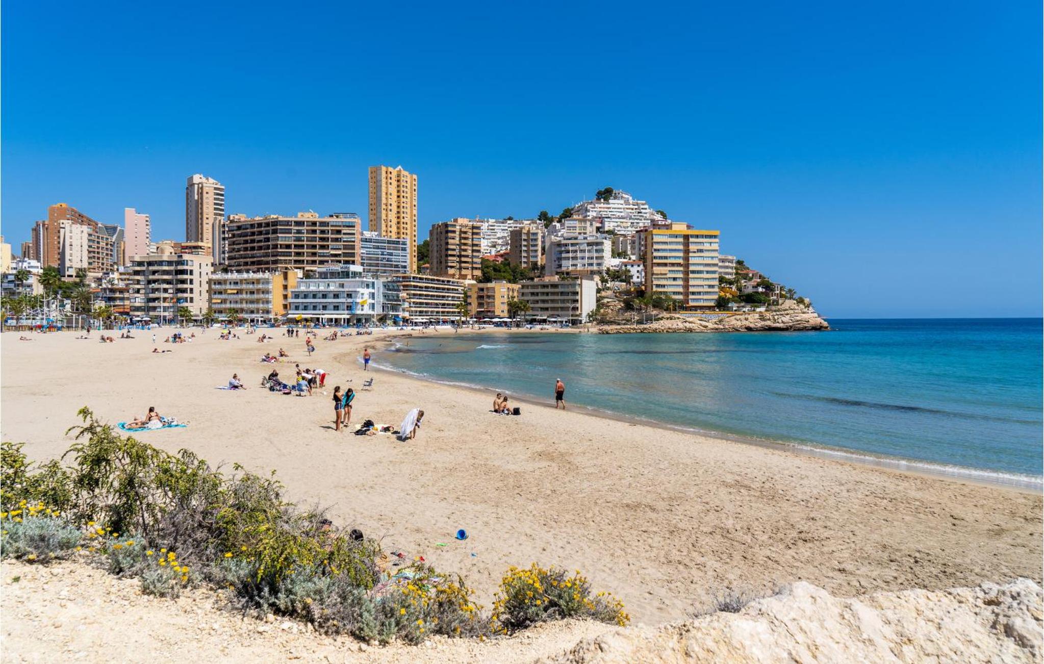 Awesome Apartment In Villajoyosa With Kitchen photo 3