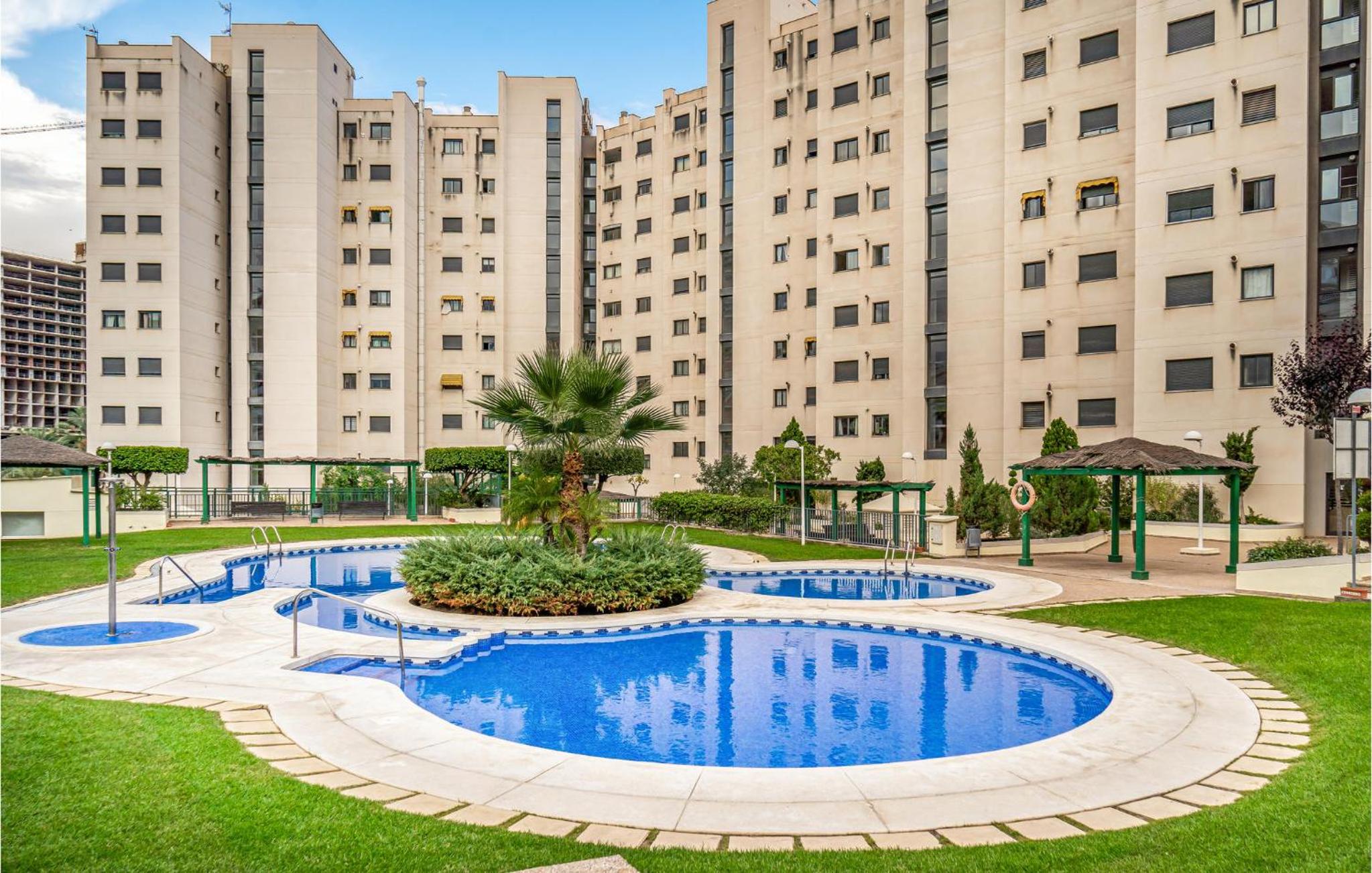 Awesome Apartment In Villajoyosa With Kitchen photo 2