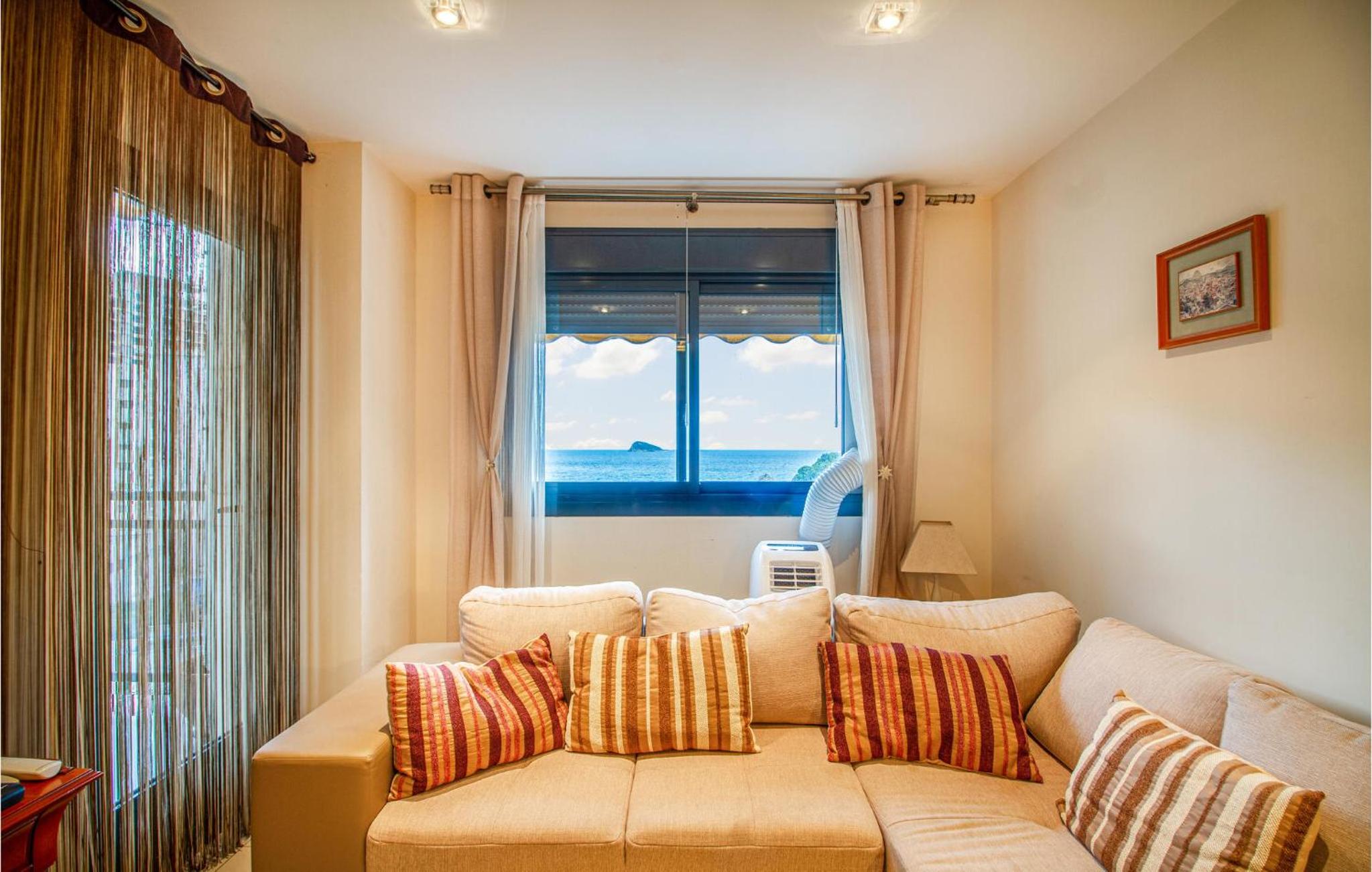 Awesome Apartment In Villajoyosa With Kitchen photo 4