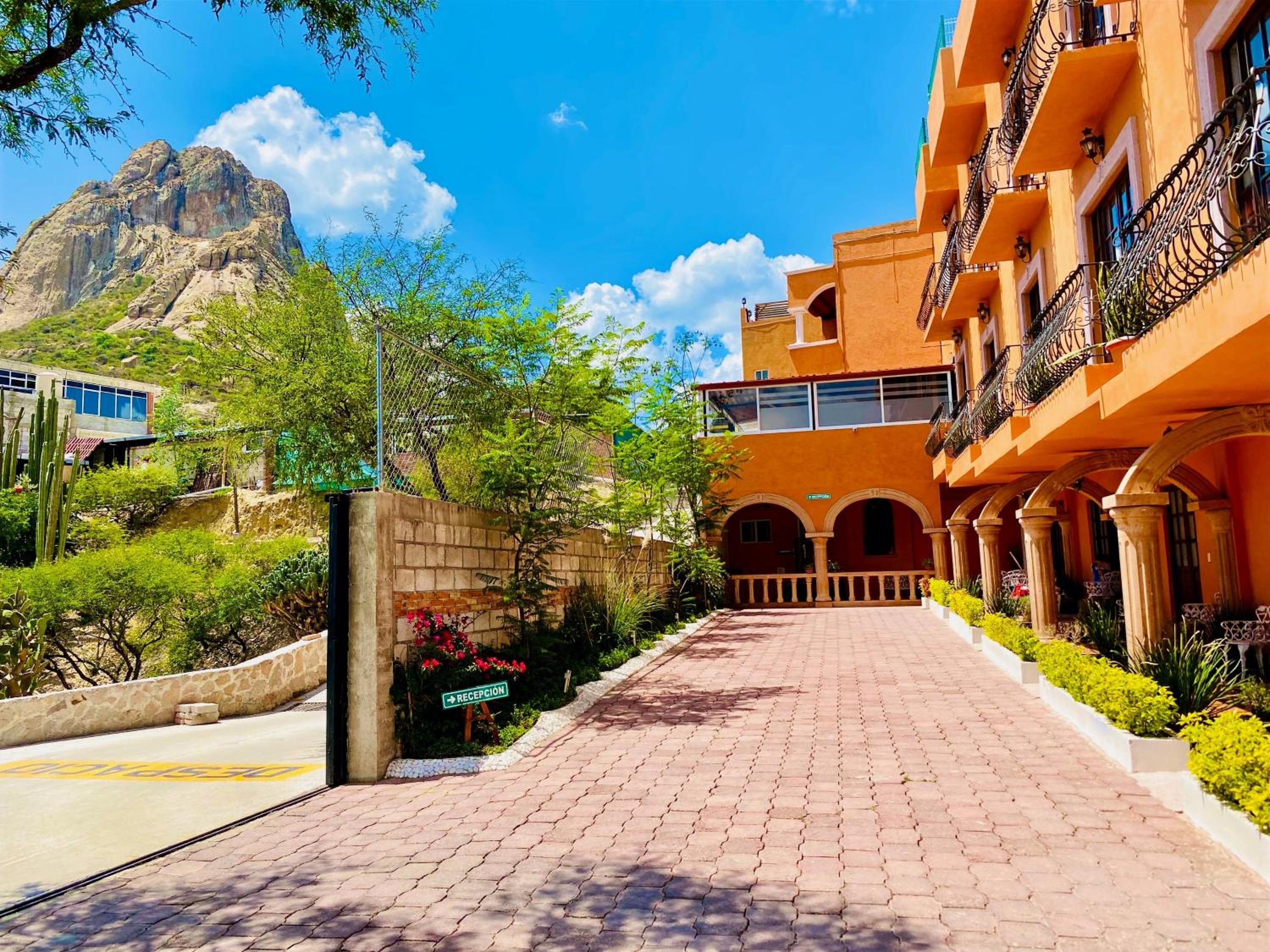 Hotel Hacienda Real - Image 1