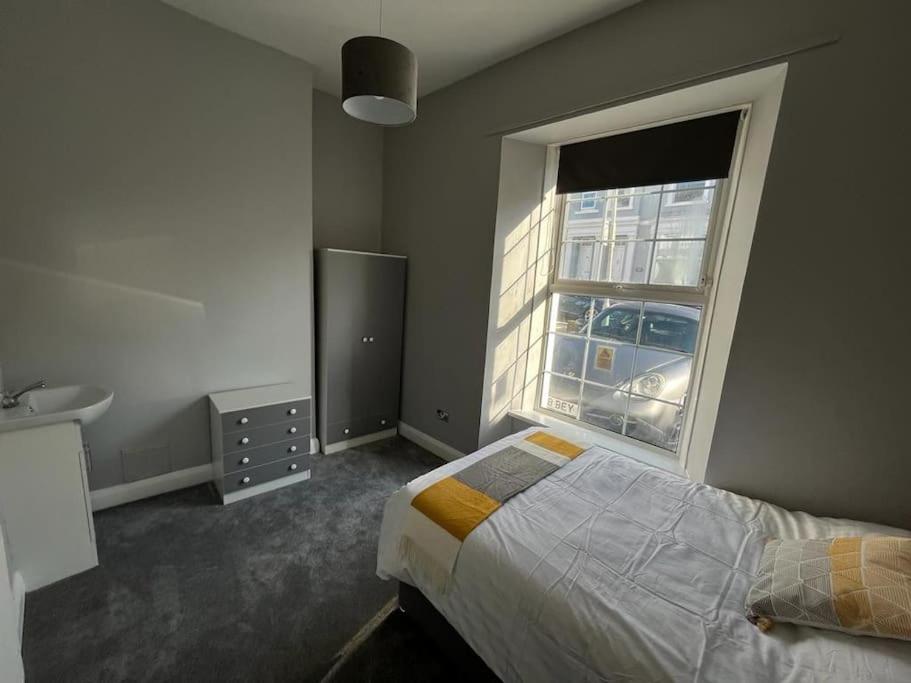 3 Bedroom Self Contained Ground Floor Flat With Parking view 3
