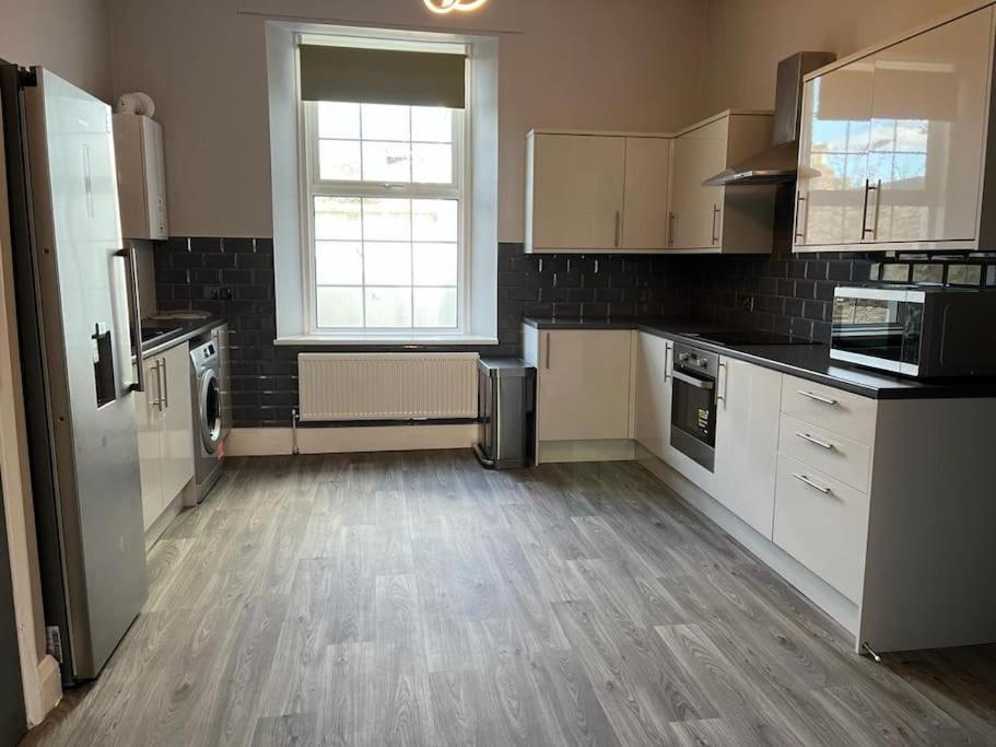 3 Bedroom Self Contained Ground Floor Flat With Parking view 5