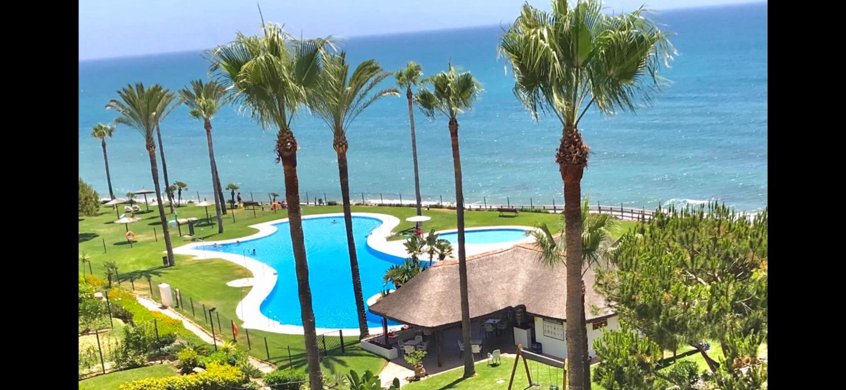 Hotel Mi Capricho 2B2 Beachfront Complex-Apartment Beachside With sea views - Image 1