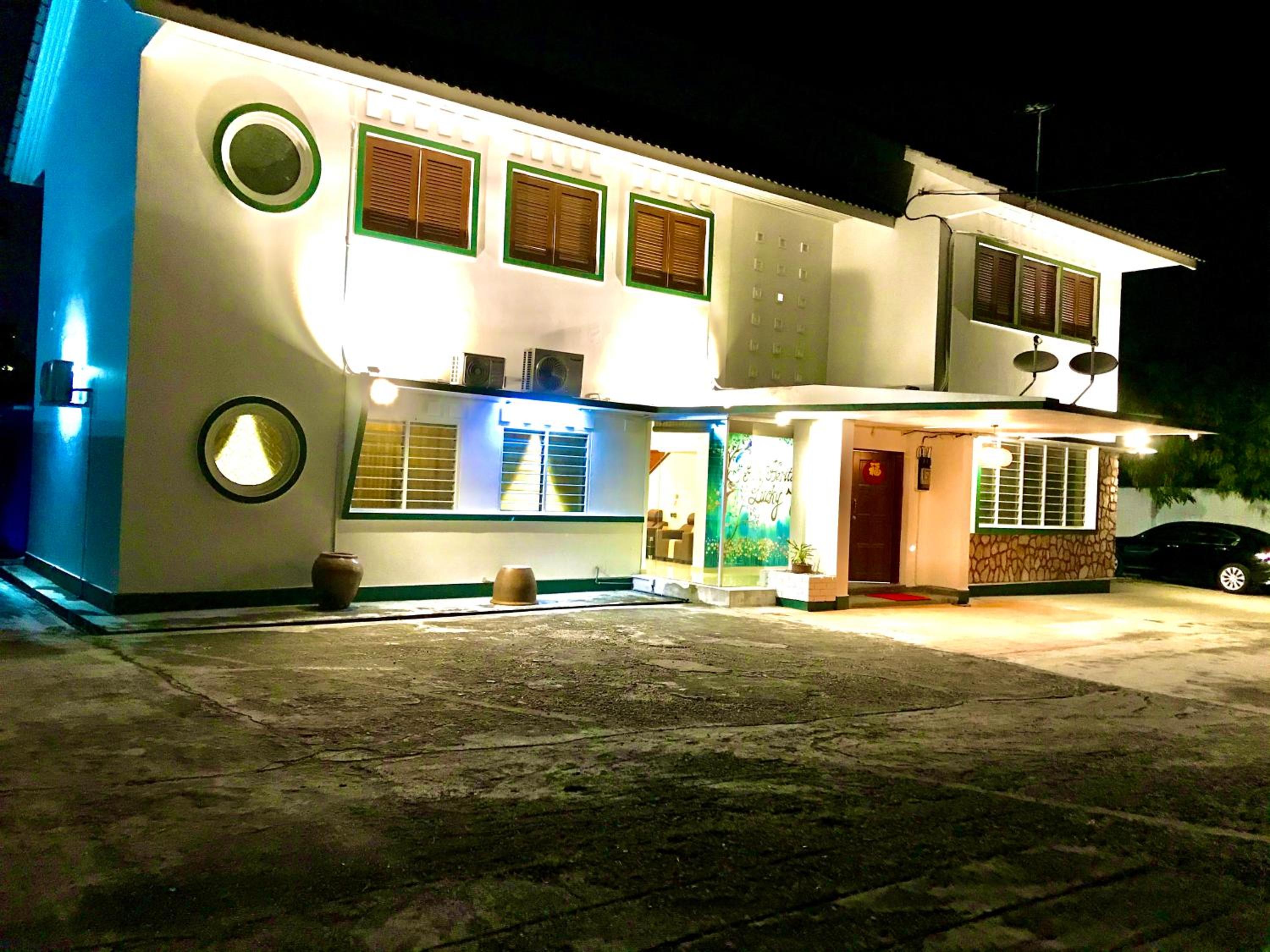 Art Heritage at Lucky 7 photo 7