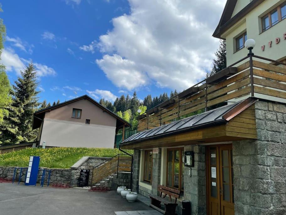 Srní-Modrý podkroví byt /dvojdomek u hotelu Vydra view 3