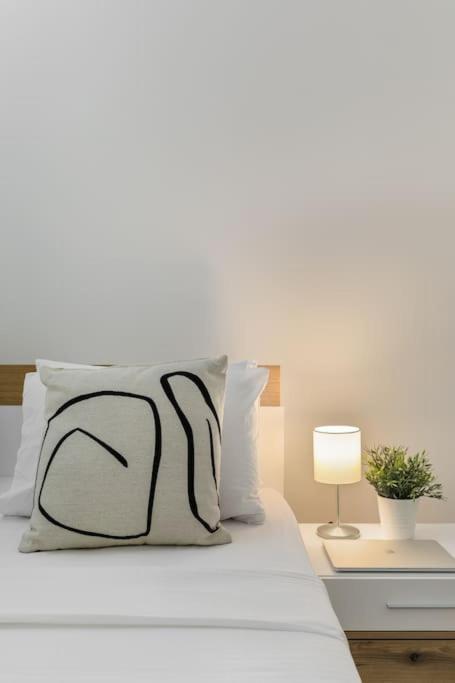 Premium, modern apartment in city center view 2