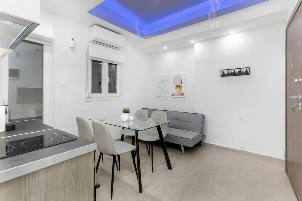 Premium, modern apartment in city center view 4