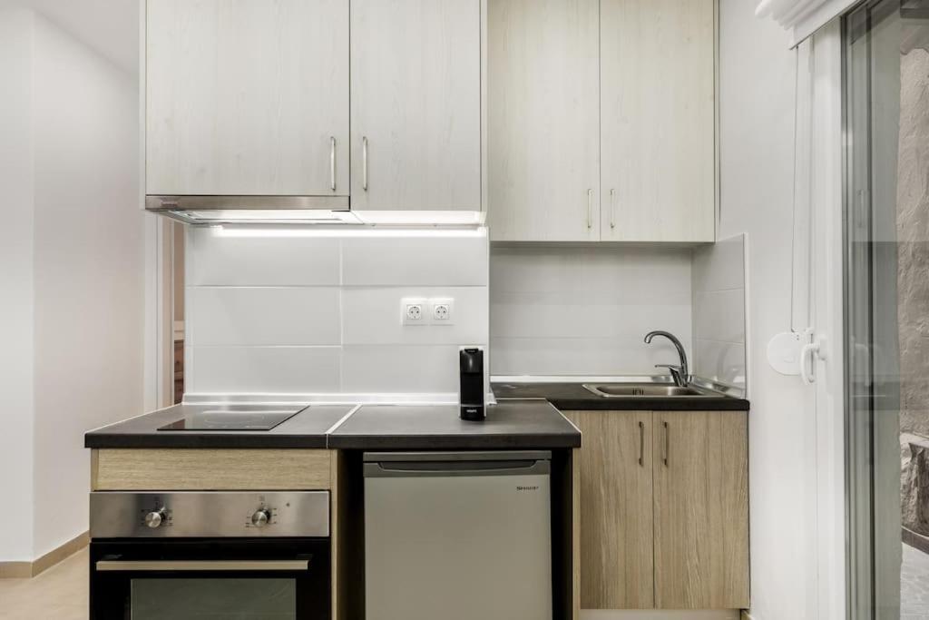 Premium, modern apartment in city center view 5