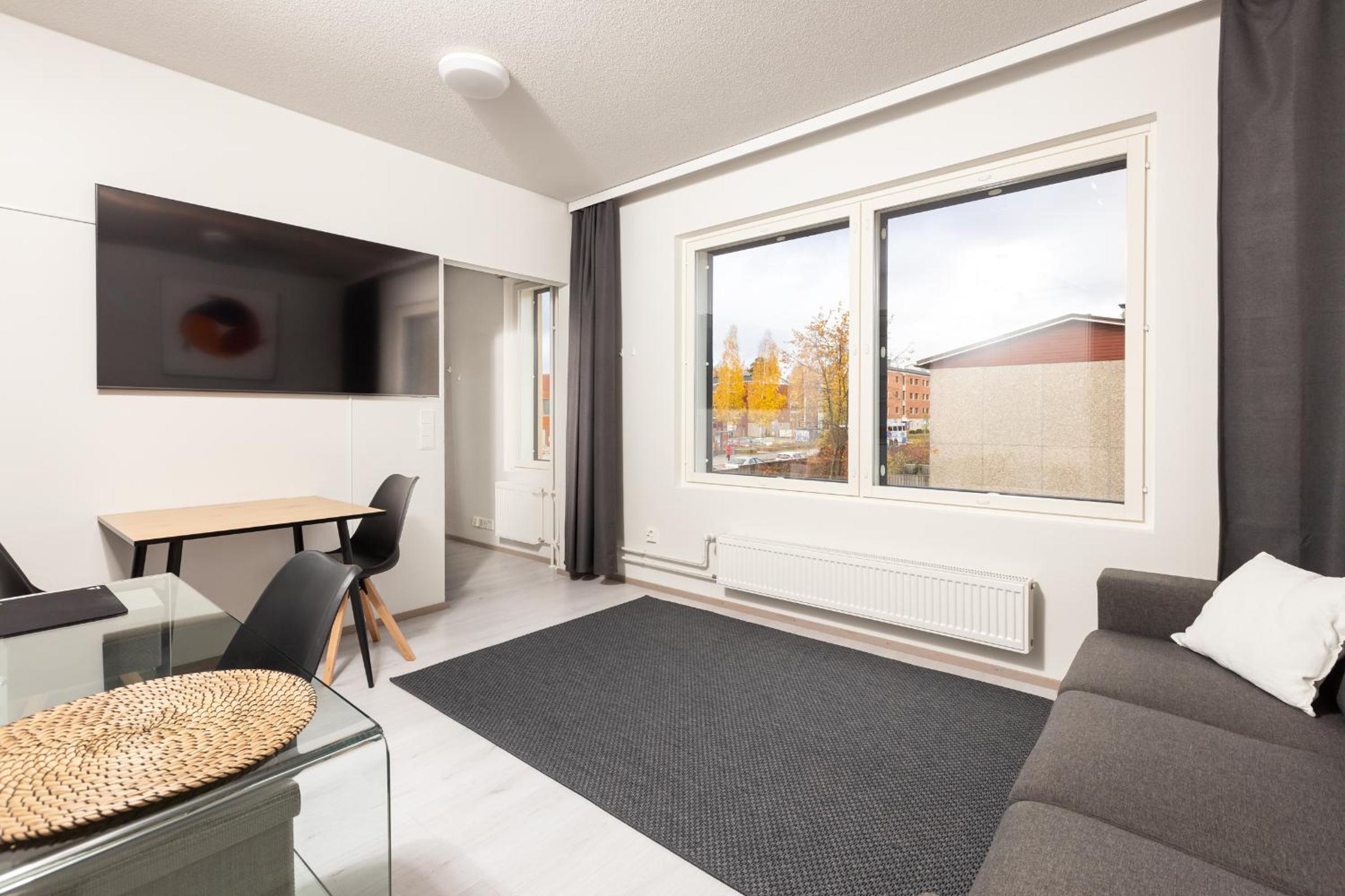Valoisa parvekkeellinen kaksio, oma parkkipaikka view 4