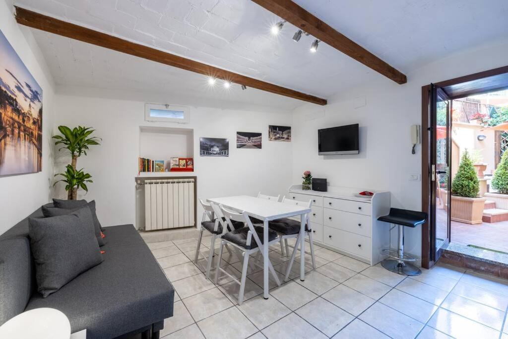 [CASA GIANNI 5 STELLE] Apartment with garden