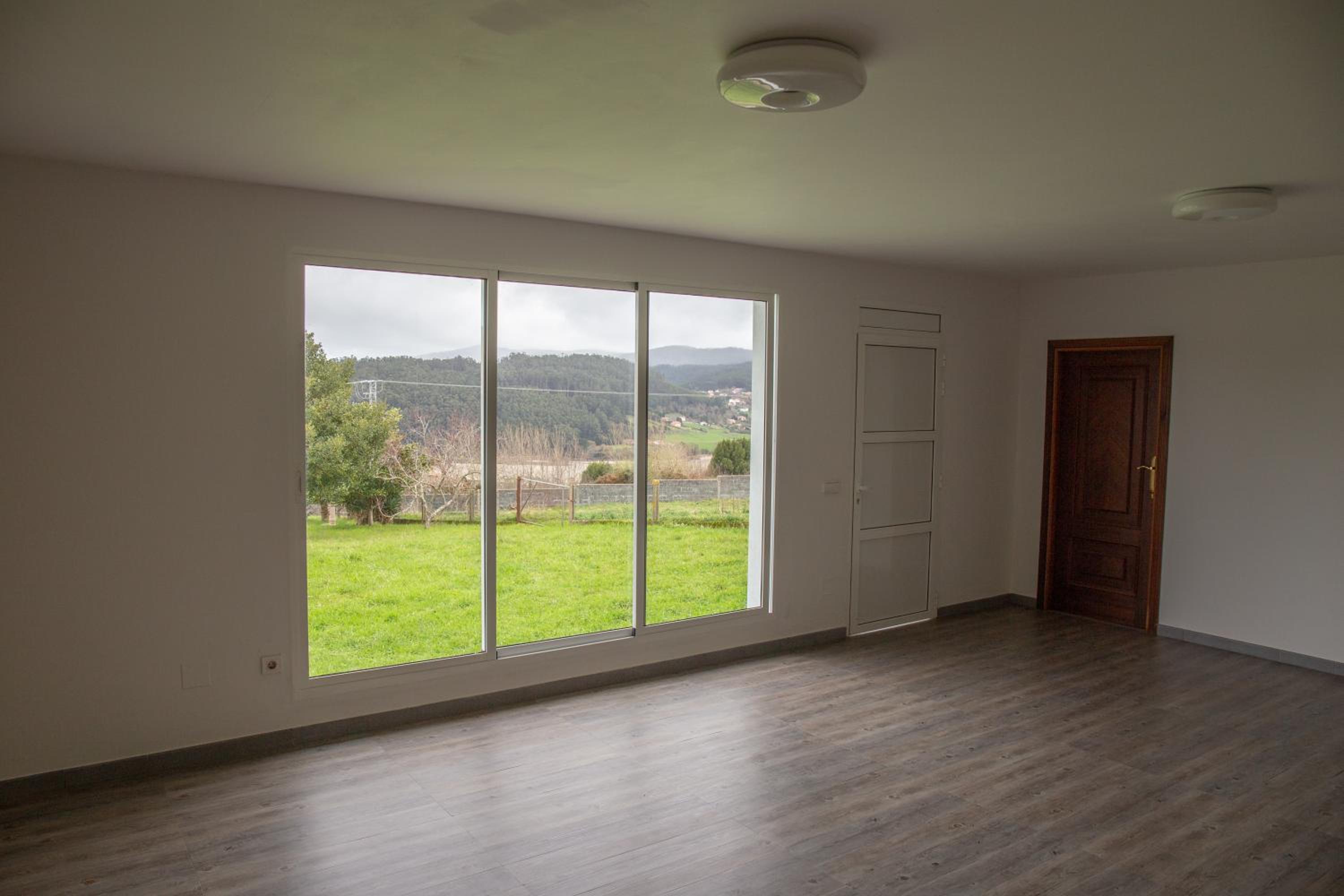Beachfront Surf & Holiday House, Charming & Quiet view 5
