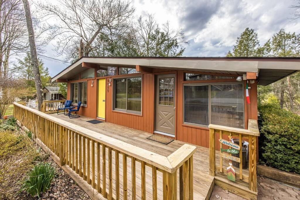 Midcentury Modern Bungalow Bethel Woods/White Lake view 4