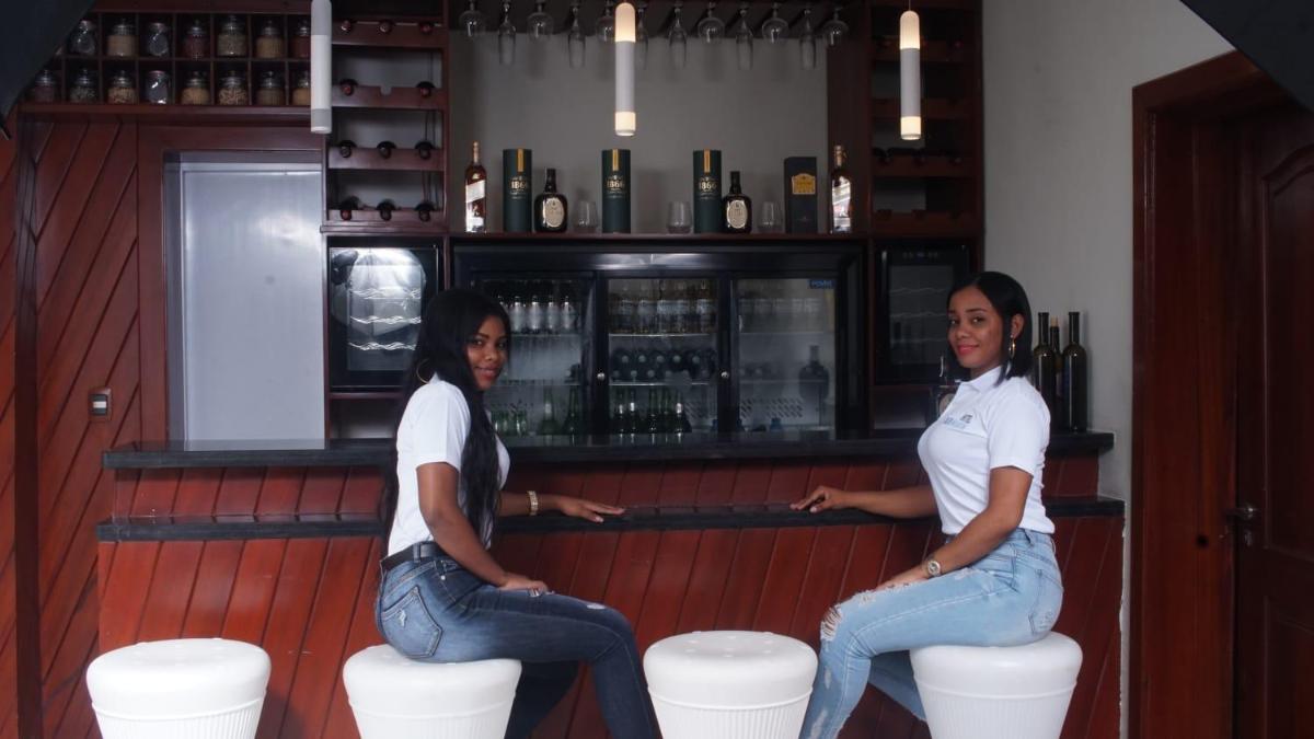 bar