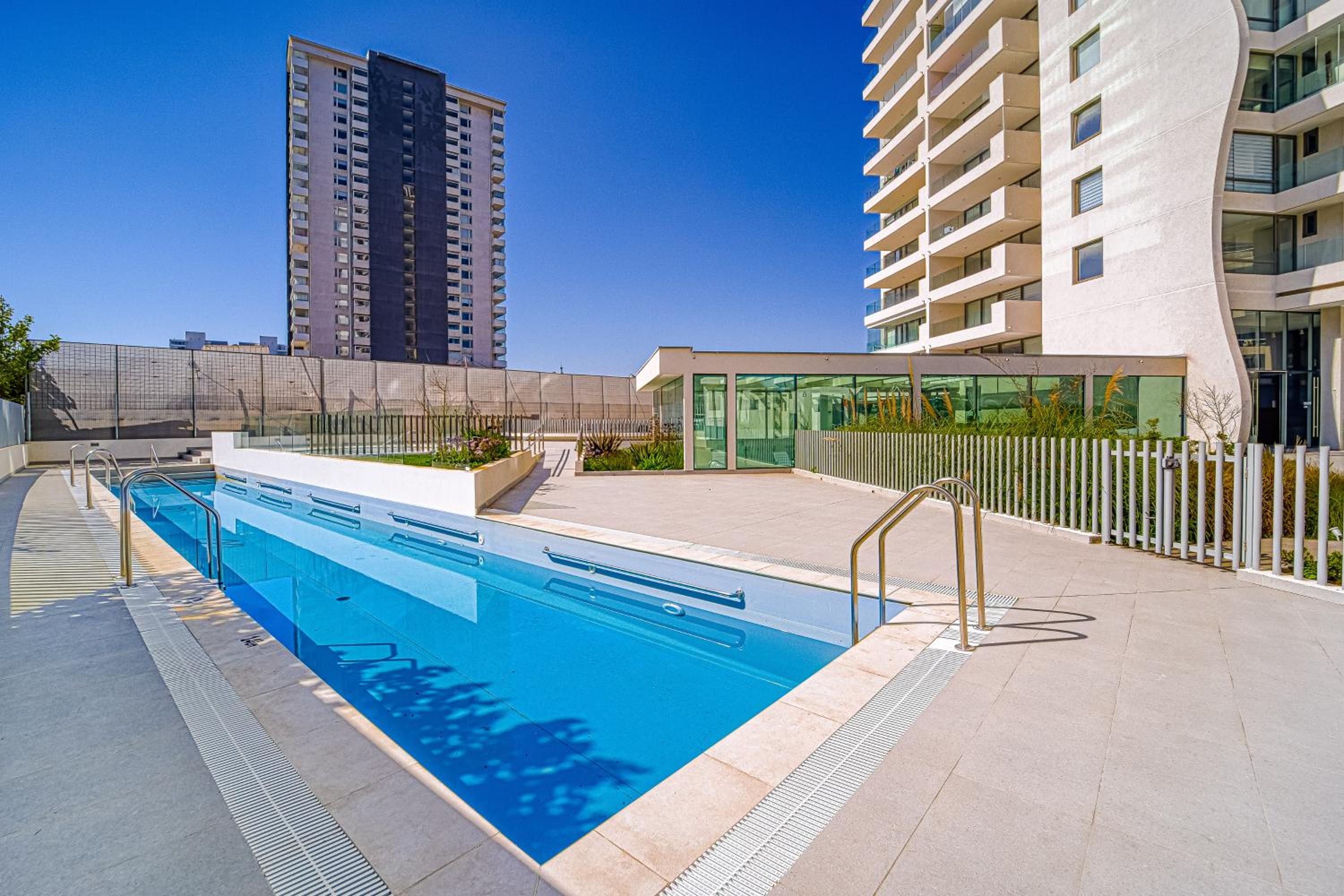 Galerna Home 2BR W/Balcony, Wifi & Parking.