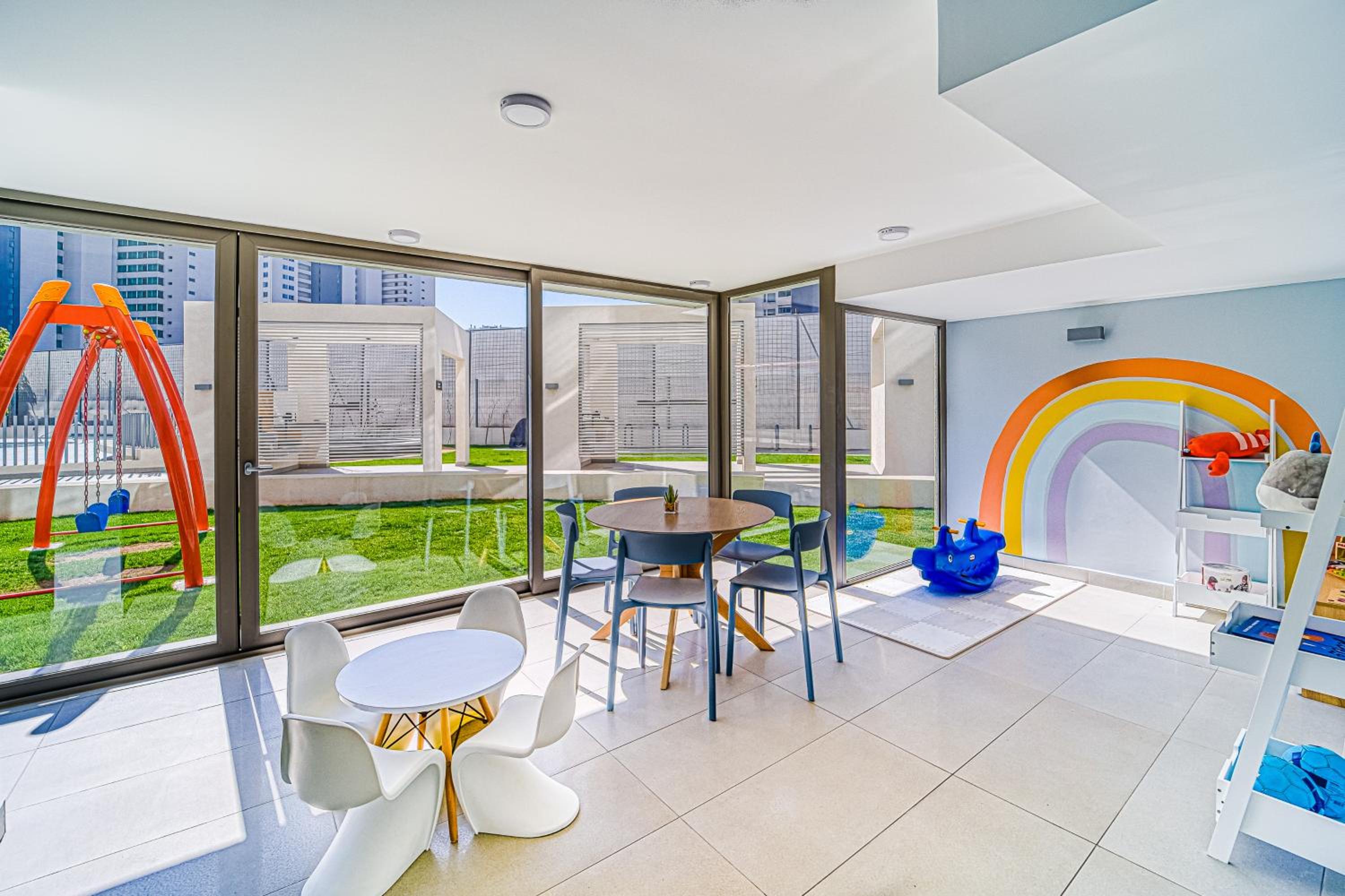 Galerna Home 2BR W/Balcony, Wifi & Parking.