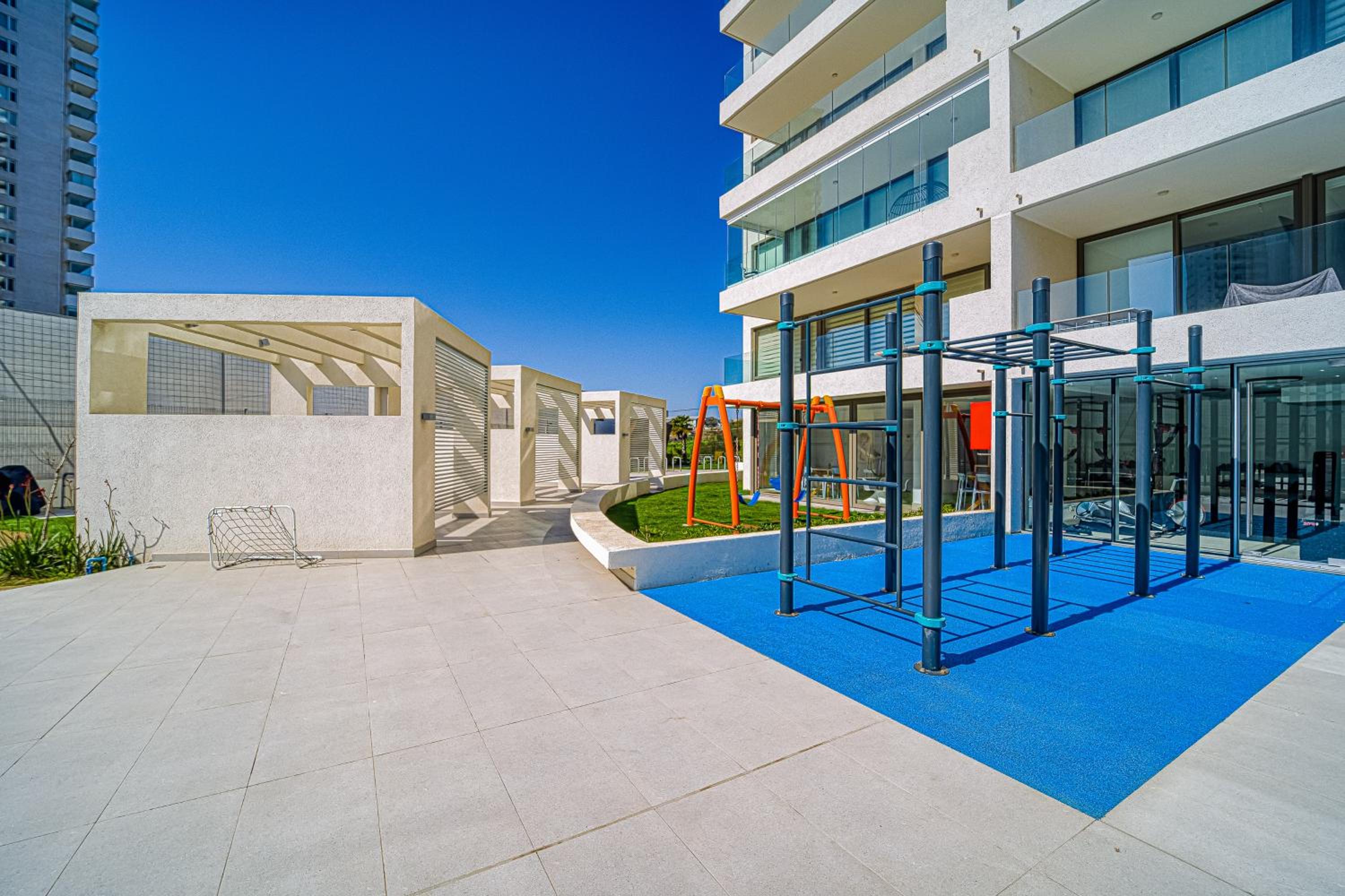 Galerna Home 2BR W/Balcony, Wifi & Parking.