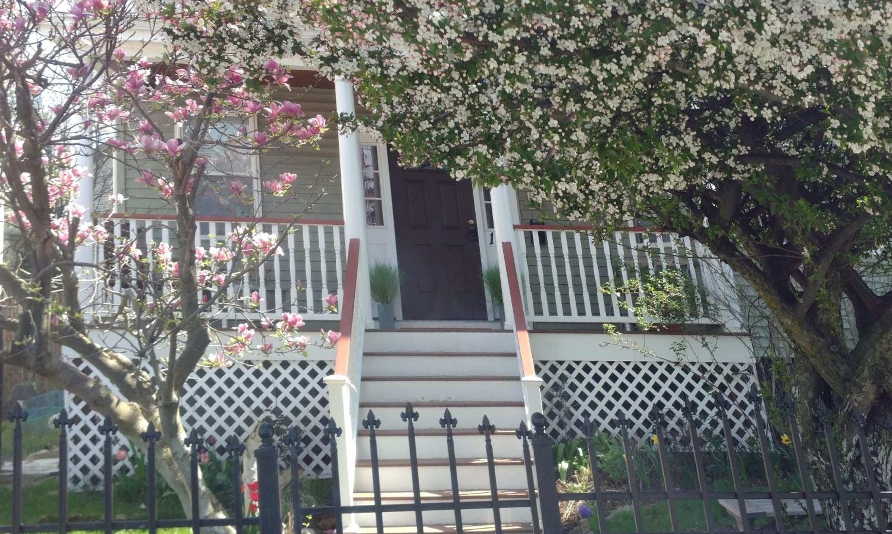 2 bedroom Boston condo in Jamaica Plain with parking
