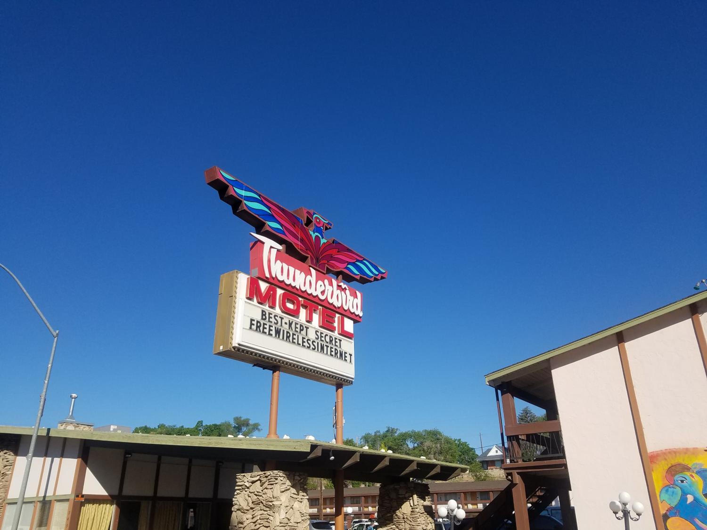Elko Vacations - Thunderbird Motel - Property Image 17