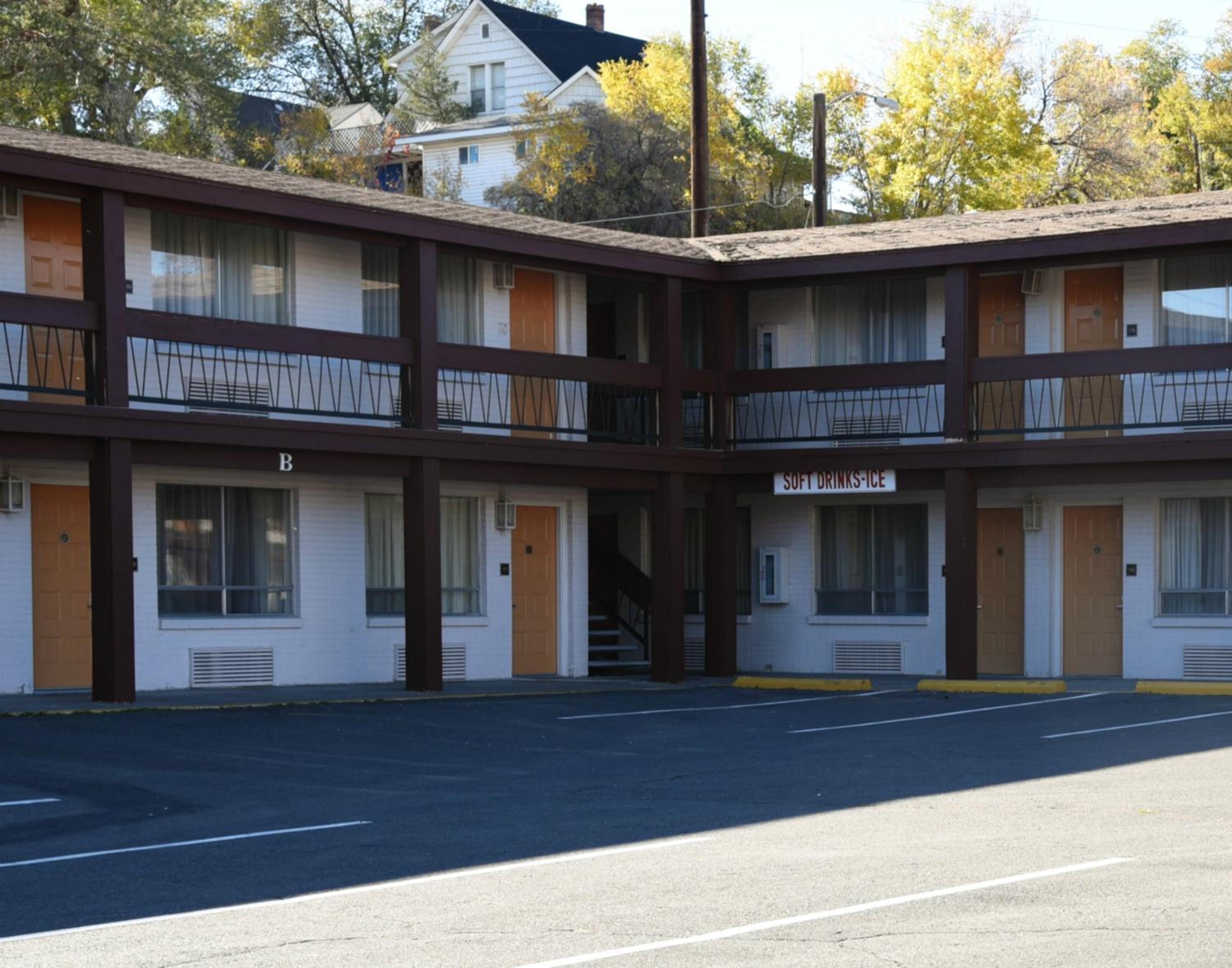 Elko Vacations - Thunderbird Motel - Property Image 44
